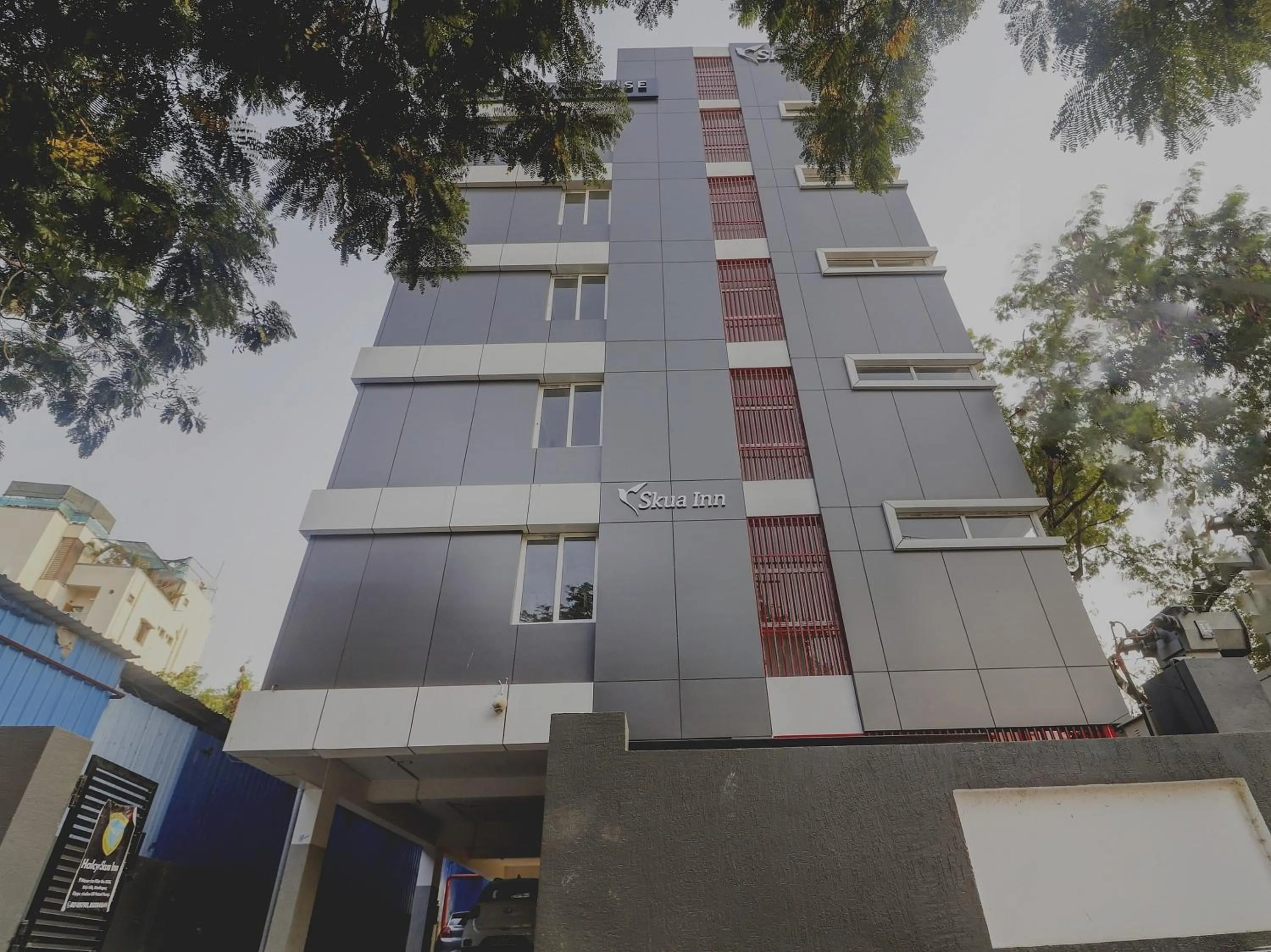 Facade/entrance in Townhouse Madhapur Near Shilparamam