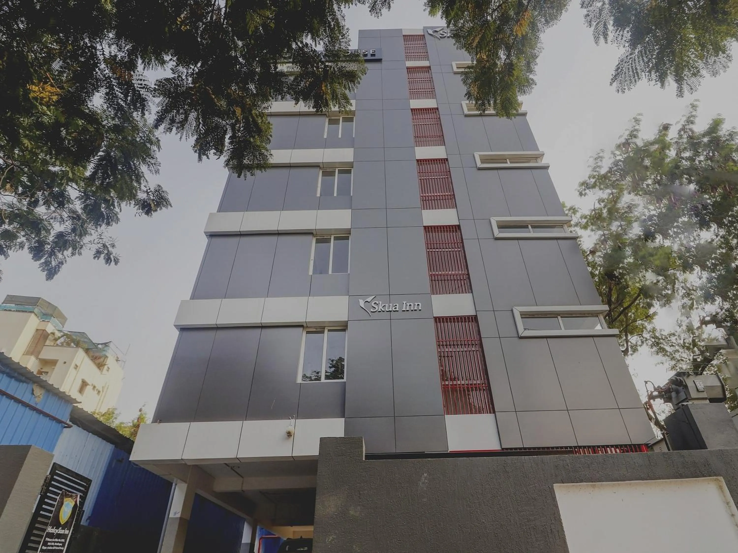 Facade/entrance in Townhouse Madhapur Near Shilparamam