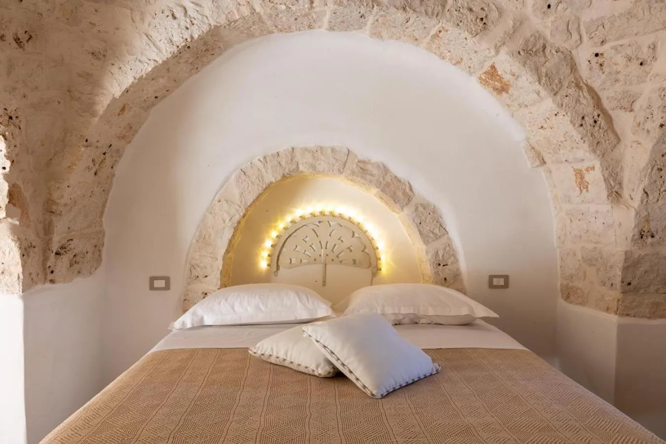 Bedroom, Bed in Borgo Del Tempo Ritrovato - Luxury Relais in Puglia