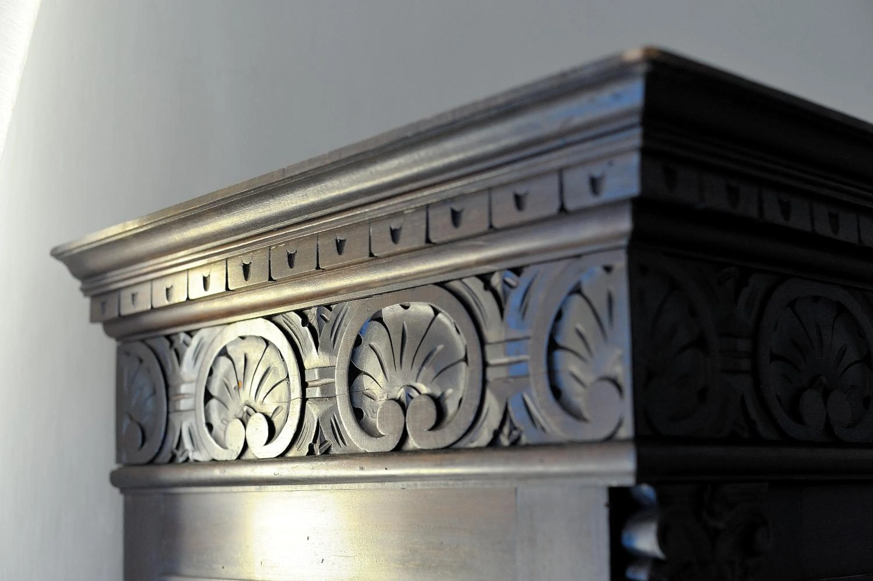 Decorative detail in Aquarius Inn