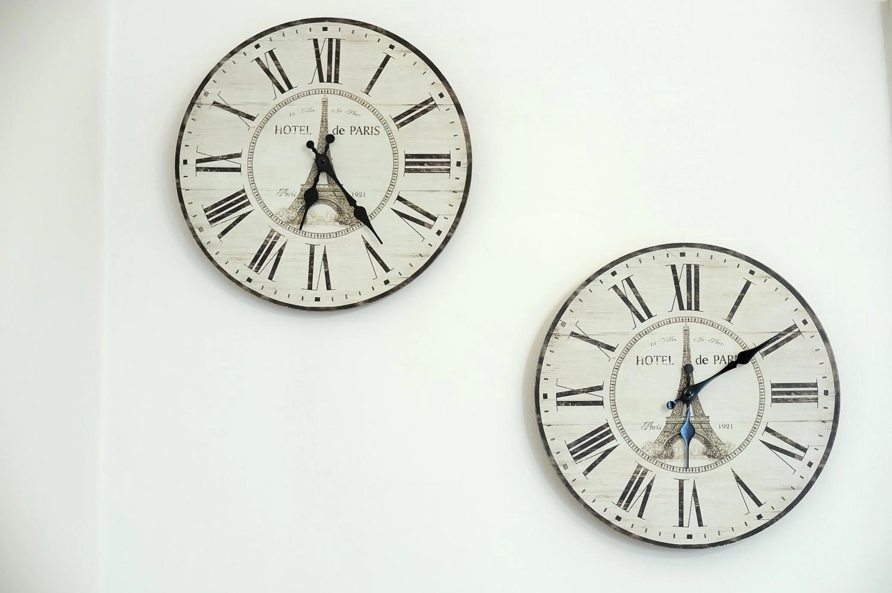 furniture in Aquarius Inn