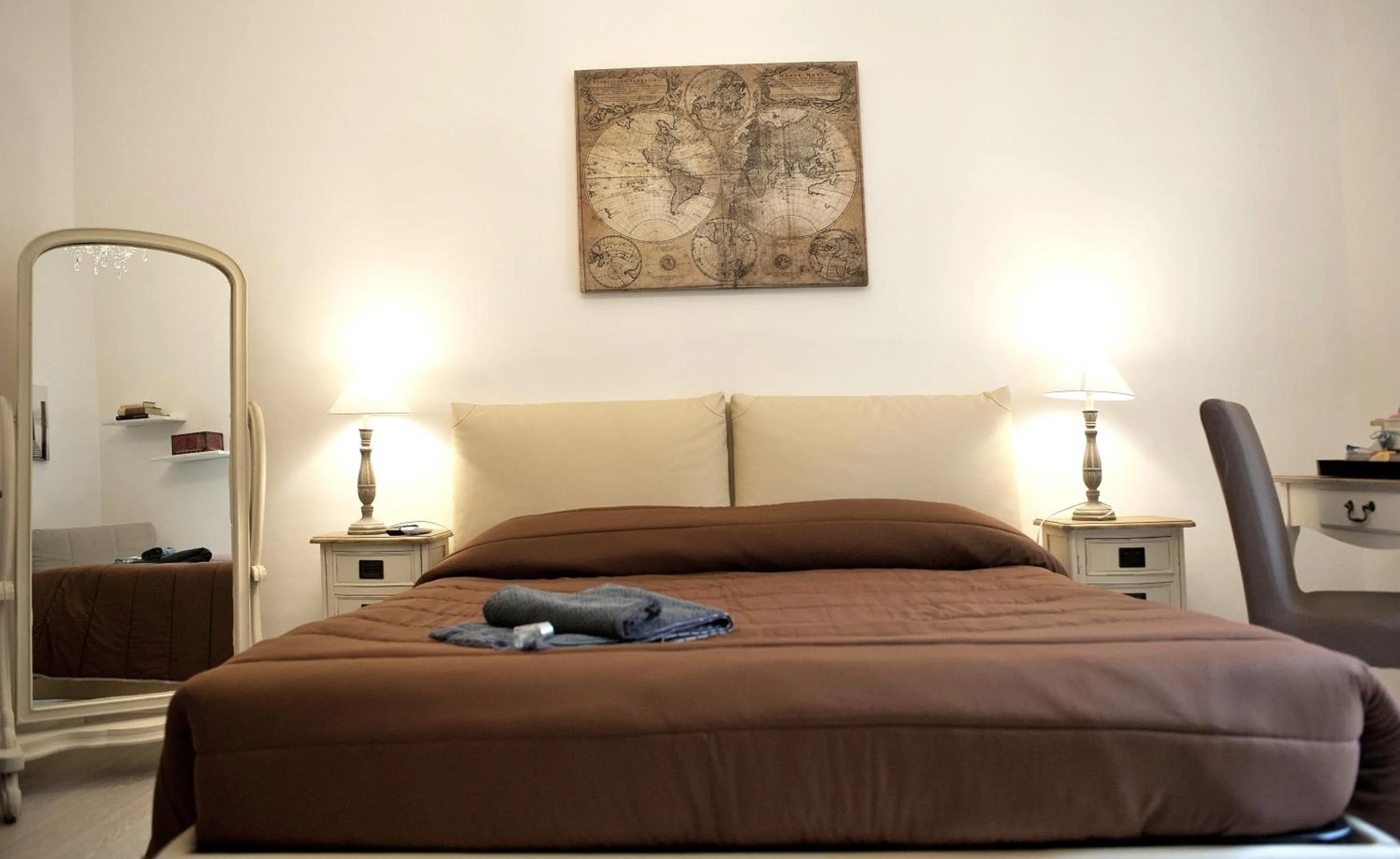 Photo of the whole room, Bed in Aquarius Inn