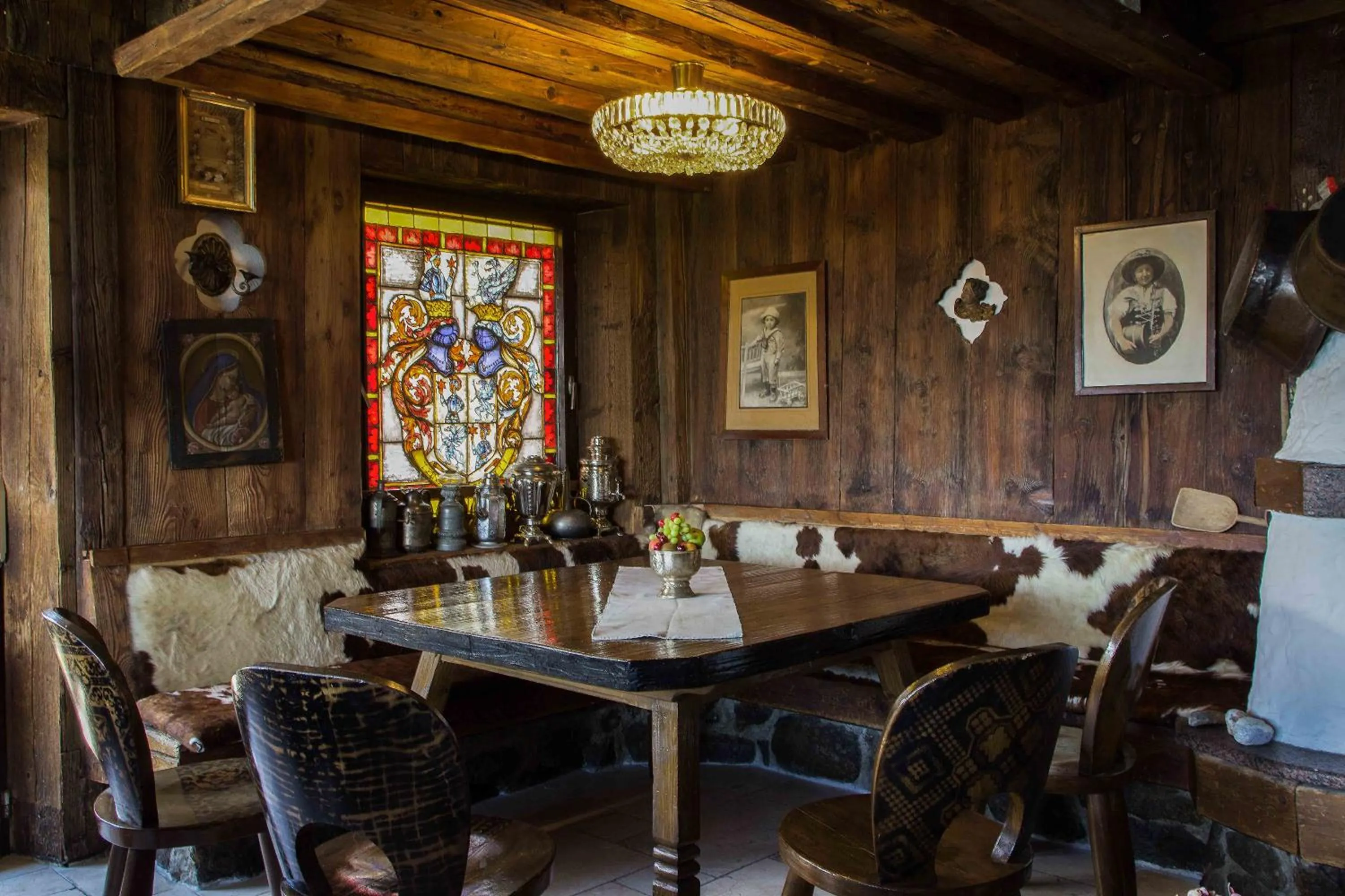 Communal lounge/ TV room in Alp Art Hotel Götzens