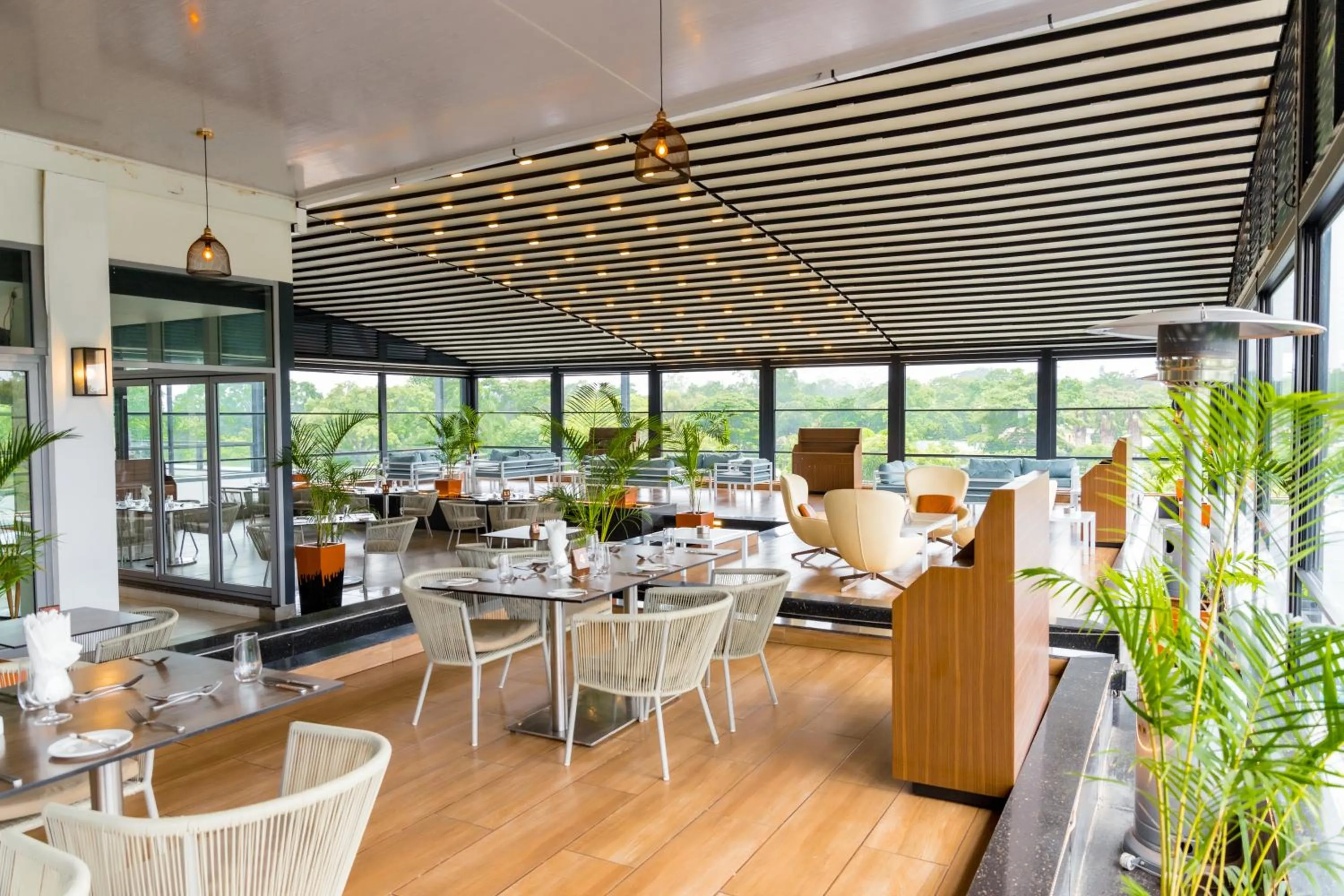 Restaurant/places to eat in The Quorum