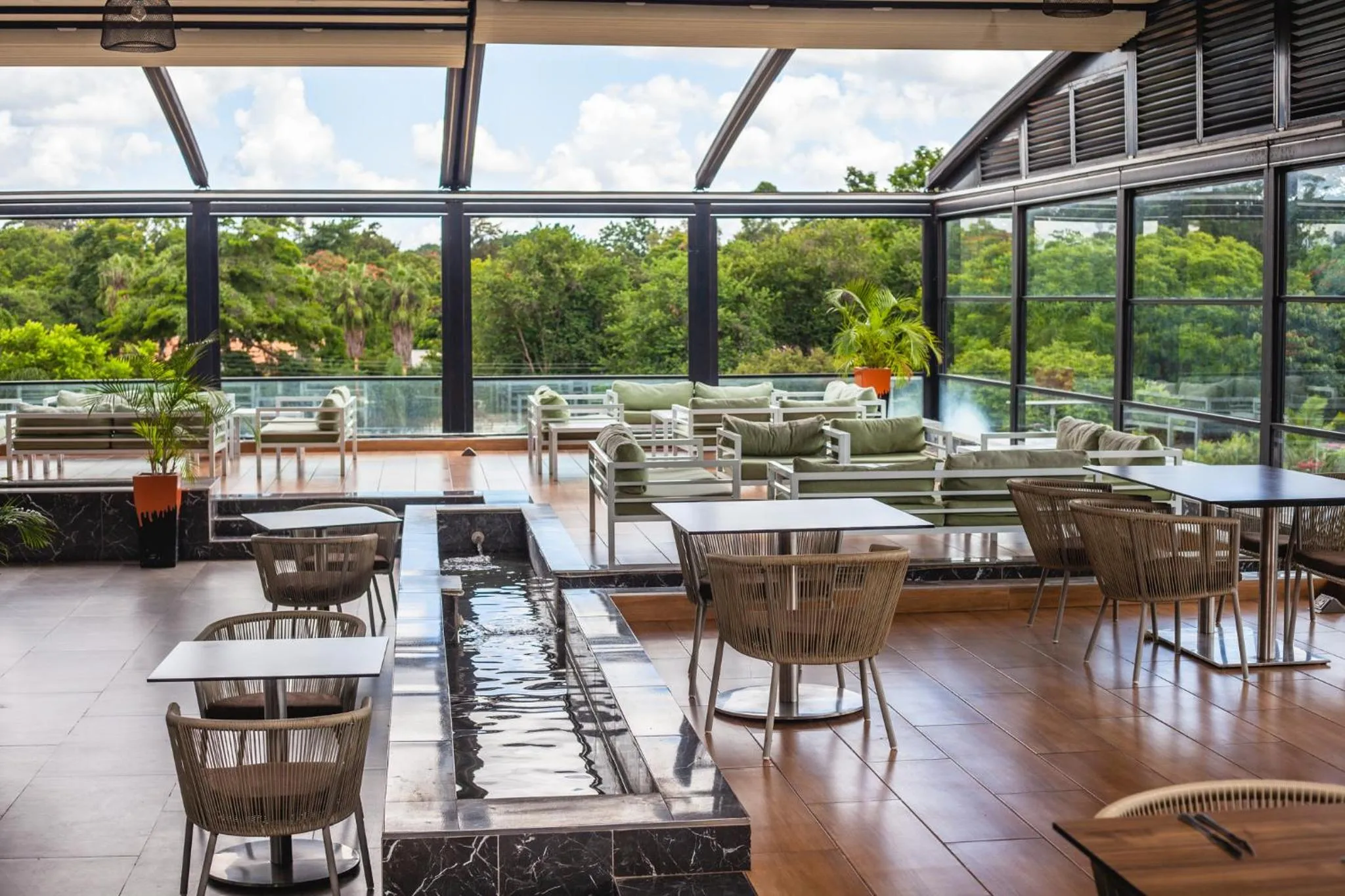 Restaurant/places to eat in The Quorum