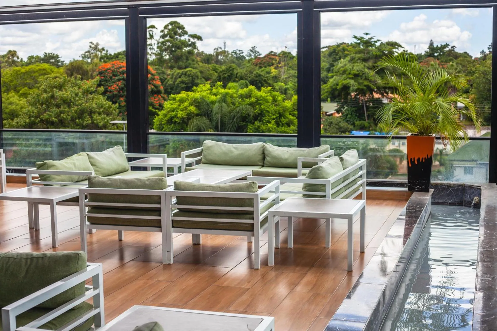 Restaurant/places to eat in The Quorum