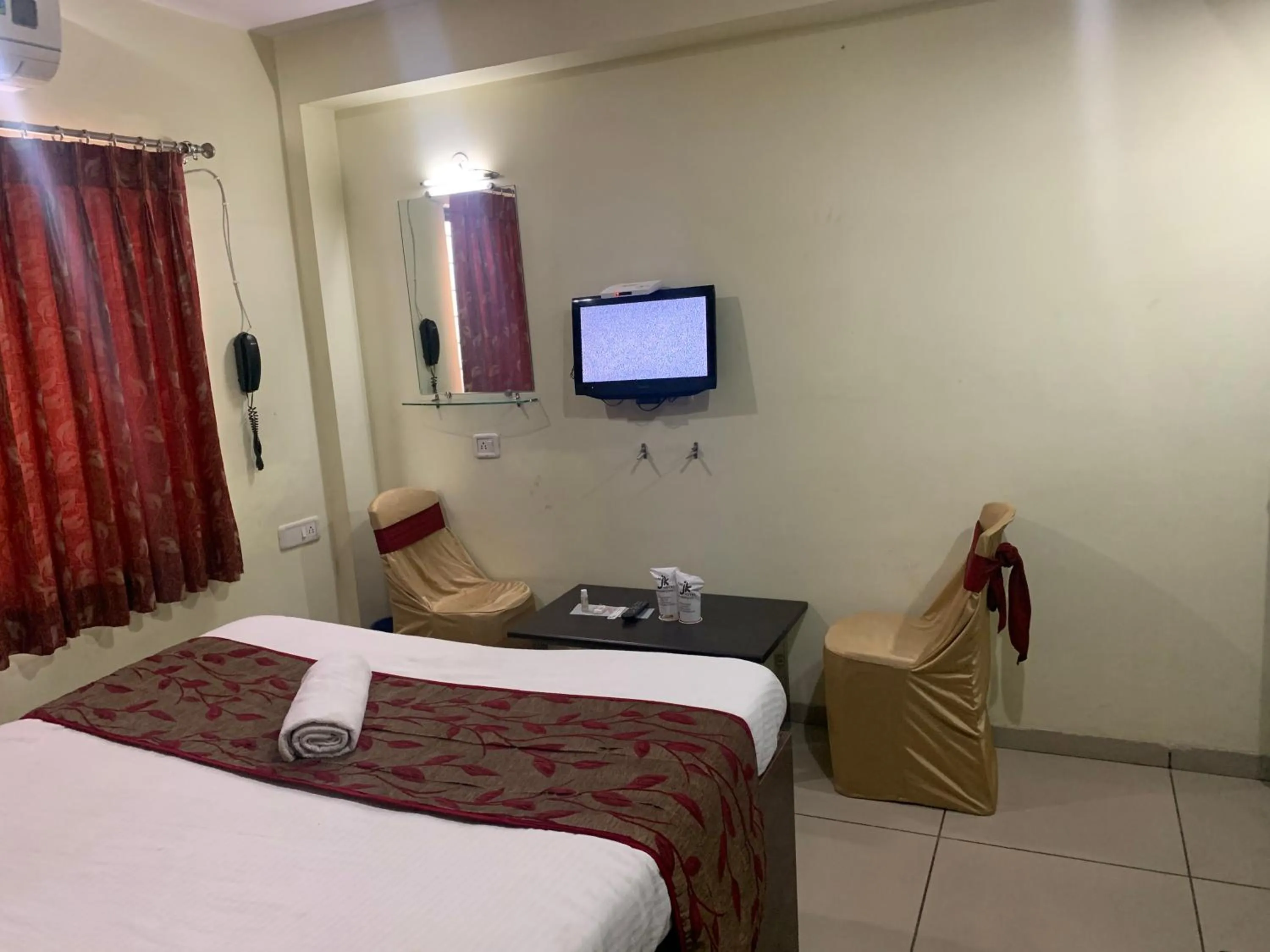 Bed in JK Rooms 147 Lions - Koradi Nagpur