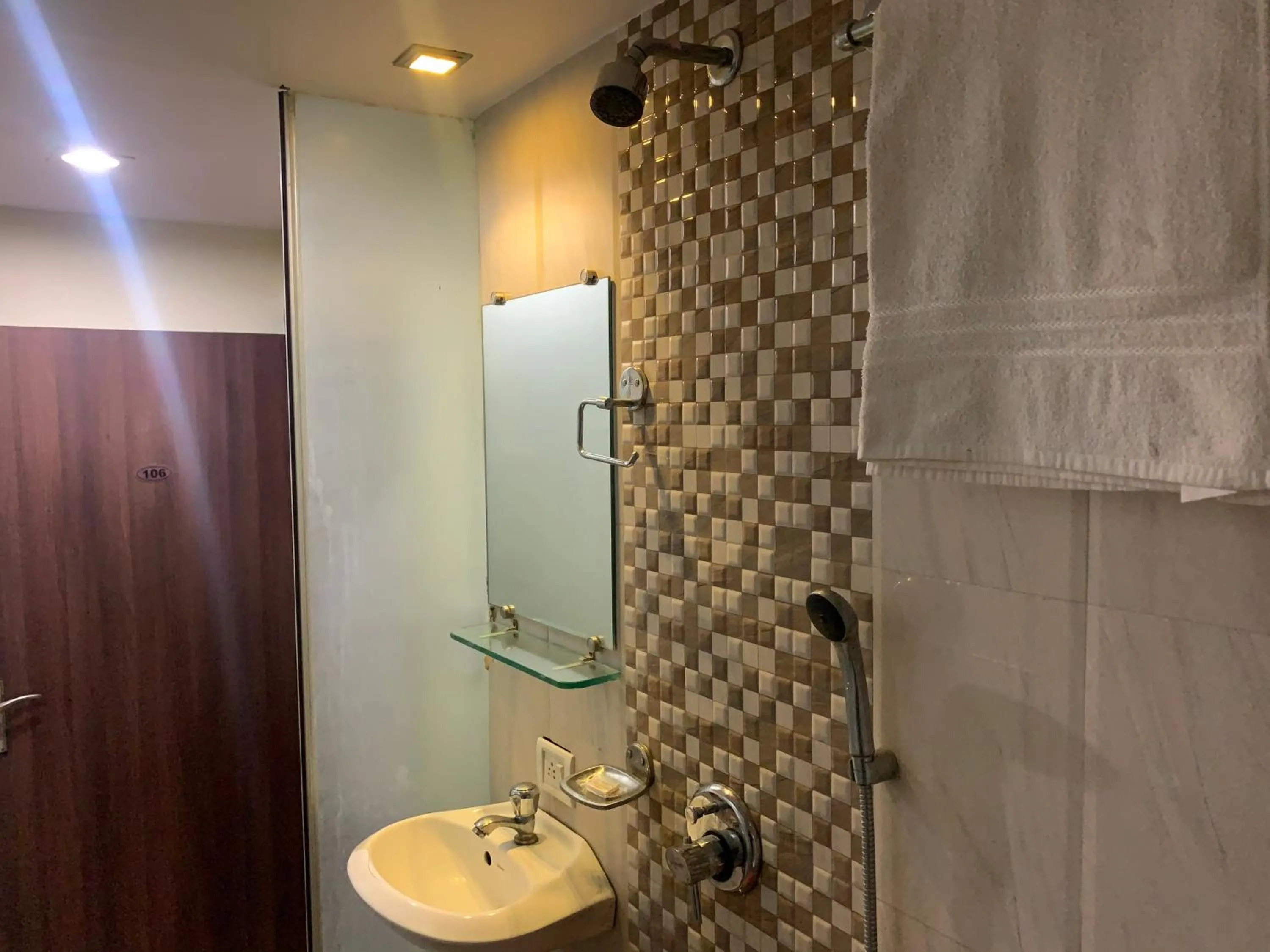 Shower in JK Rooms 147 Lions - Koradi Nagpur