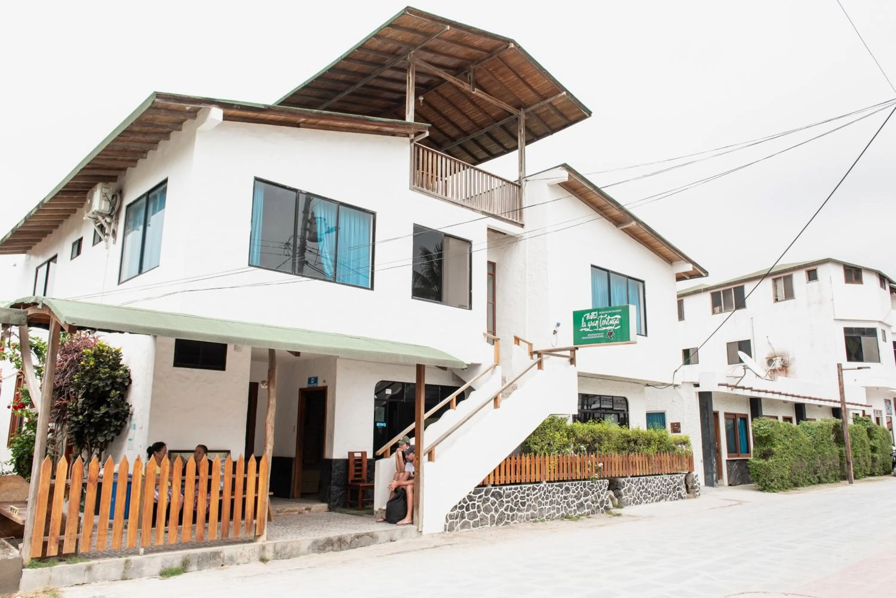 Facade/entrance in Hotel LA GRAN TORTUGA - ᯤ STARLINK