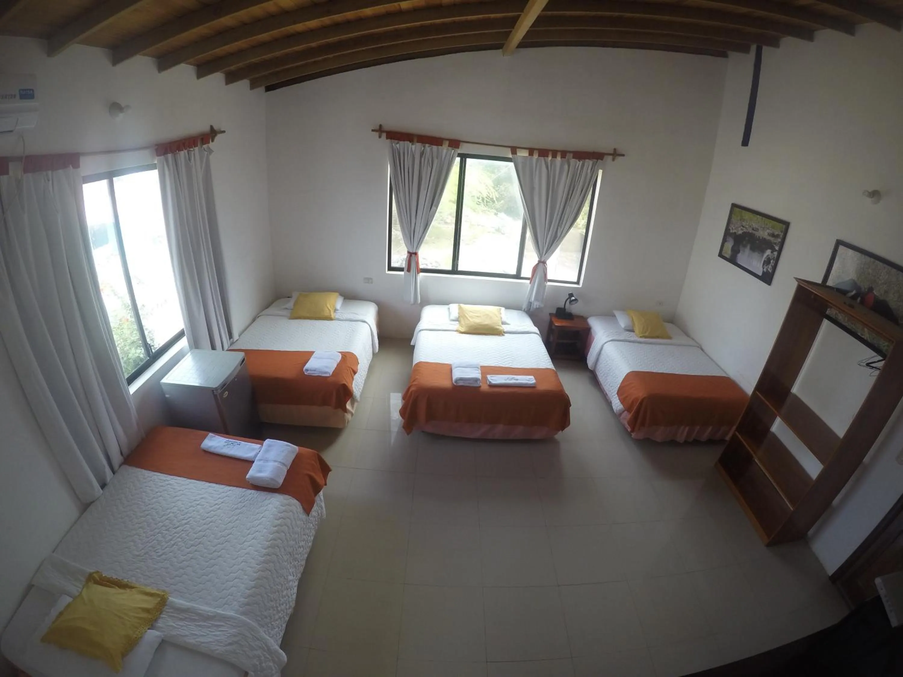 Bedroom, Bed in Hotel LA GRAN TORTUGA - ᯤ STARLINK