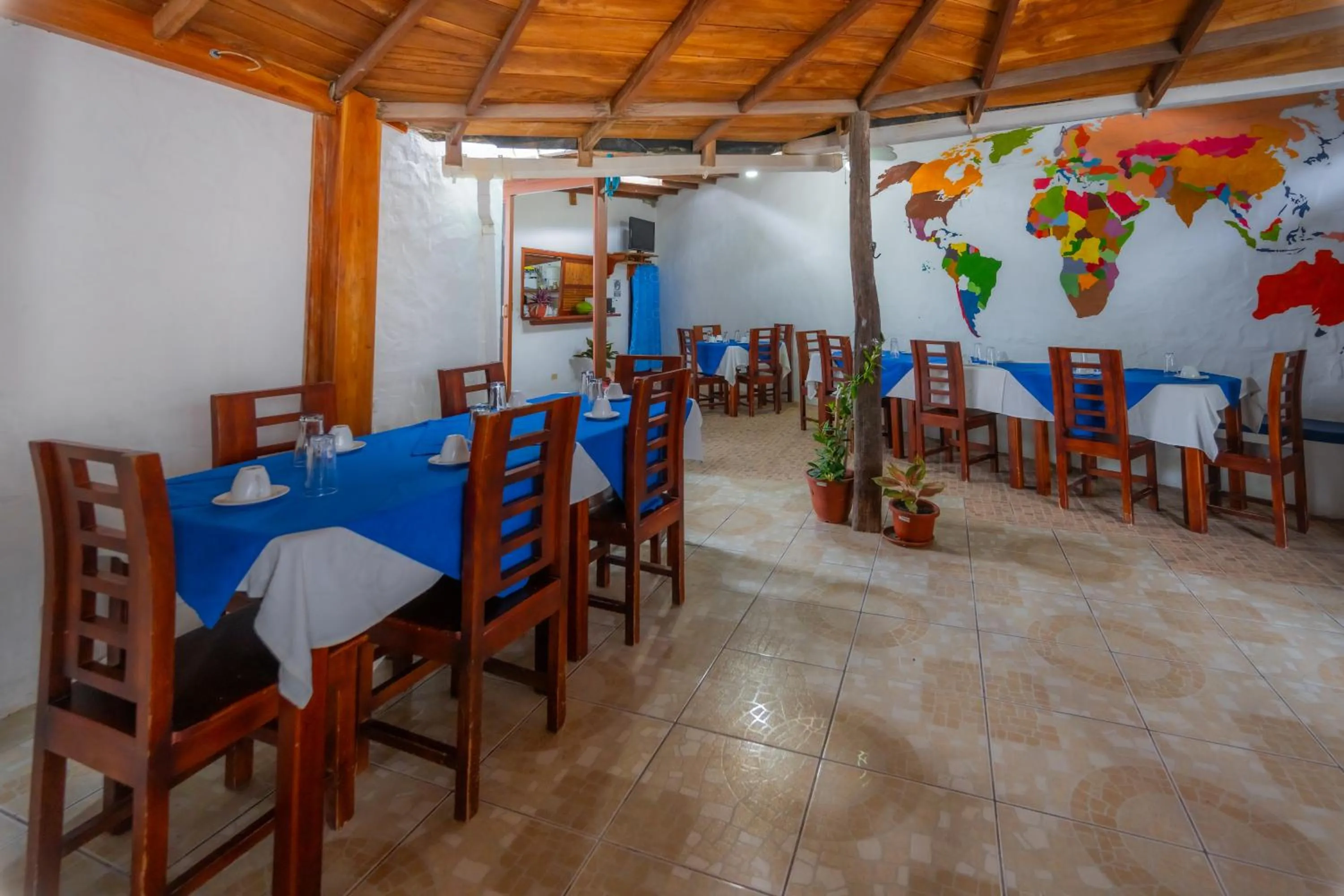 Restaurant/places to eat in Hotel LA GRAN TORTUGA - ᯤ STARLINK