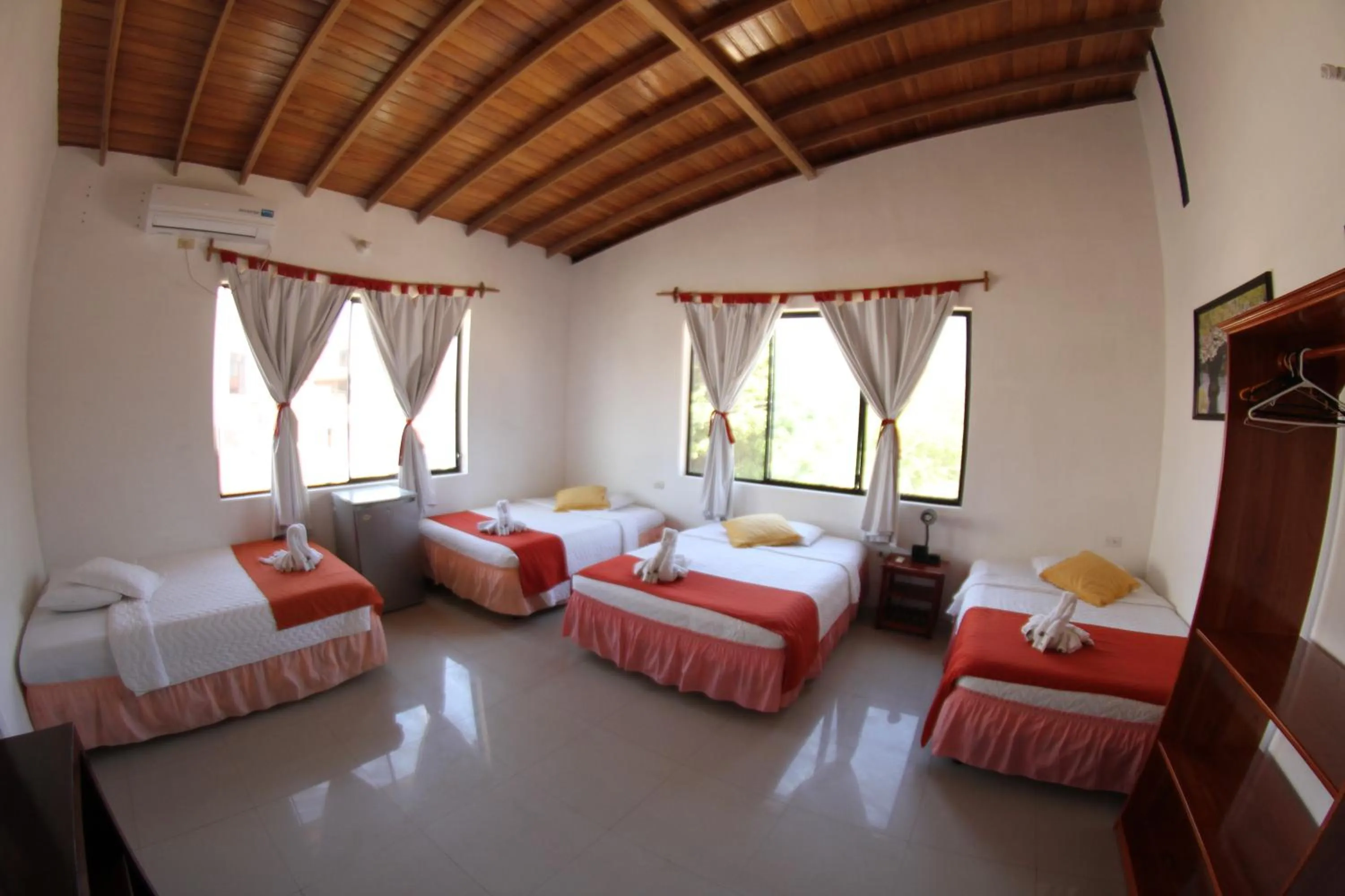 Bedroom, Bed in Hotel LA GRAN TORTUGA - ᯤ STARLINK