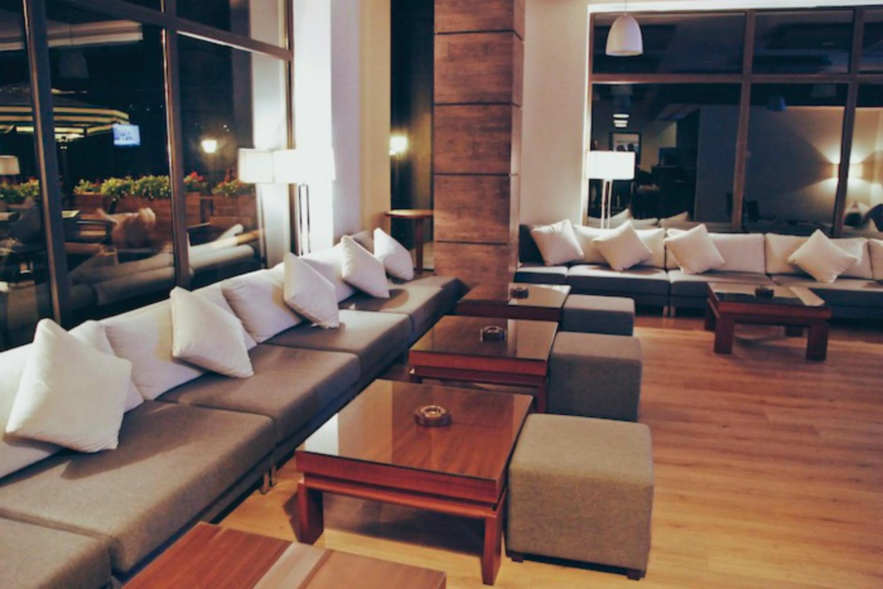 Communal lounge/ TV room in Tskaltubo Plaza Hotel