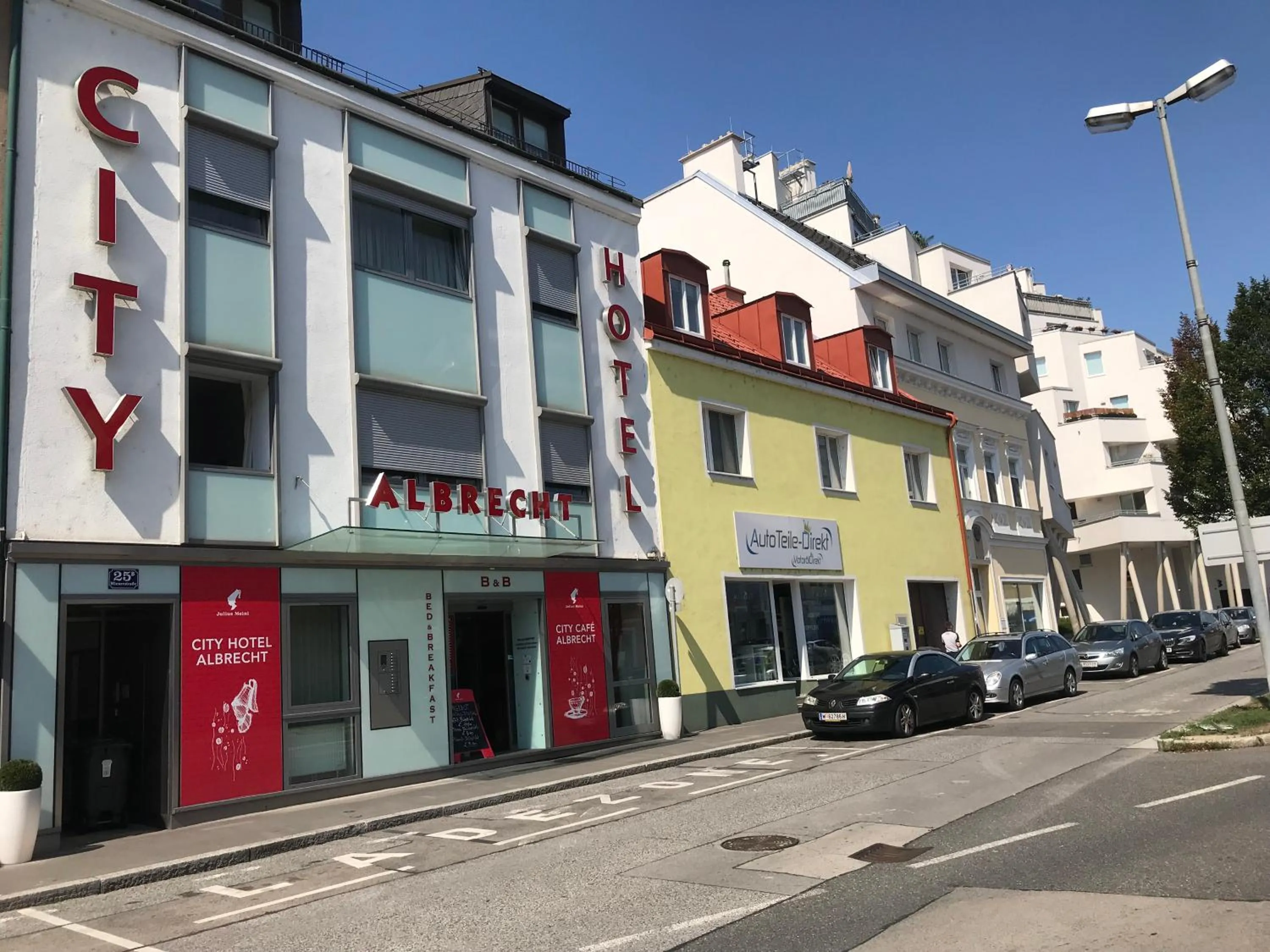 Property building in City Hotel Albrecht