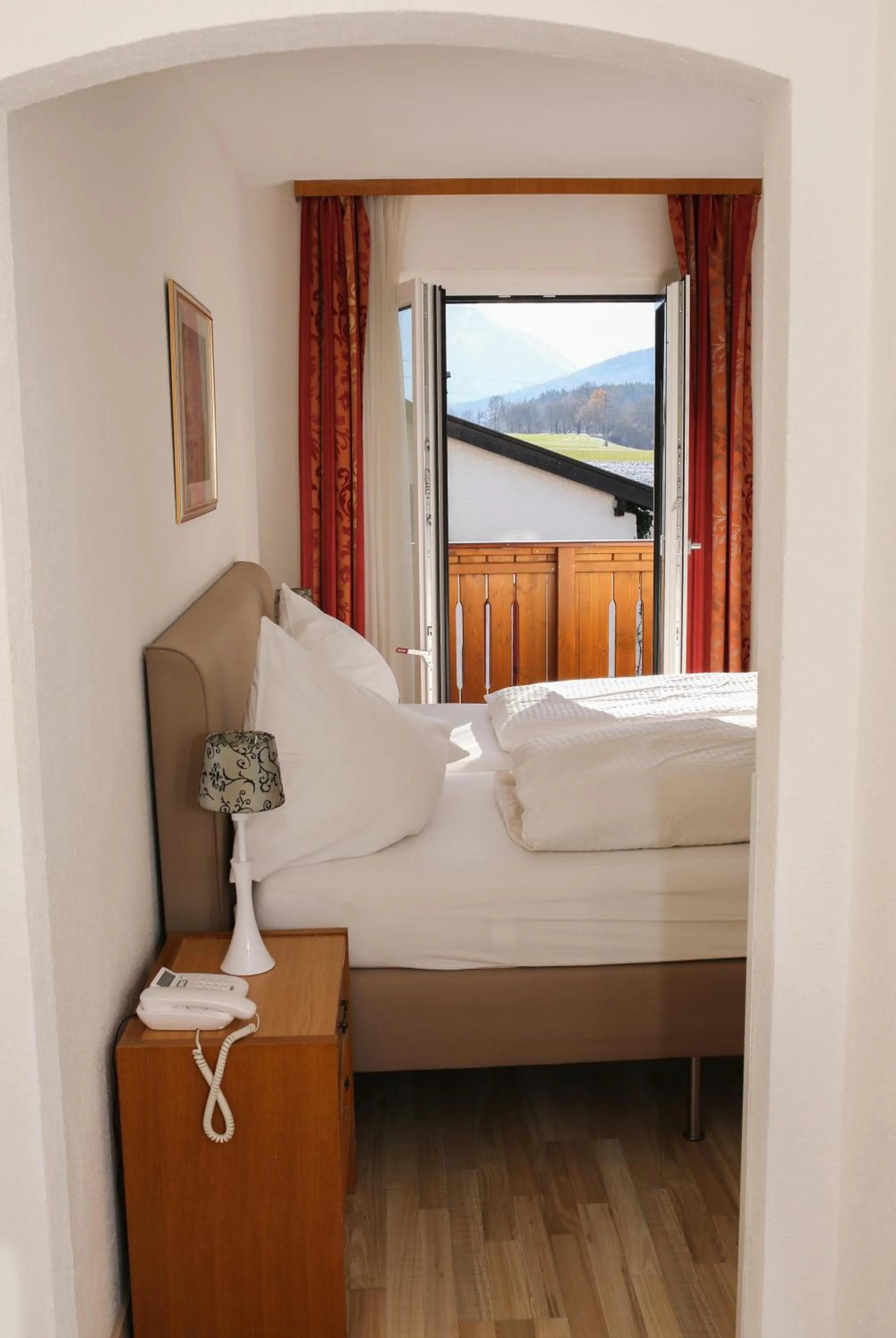 Bedroom, Bed in Hotel Sonnenhof - bed & breakfast & appartements