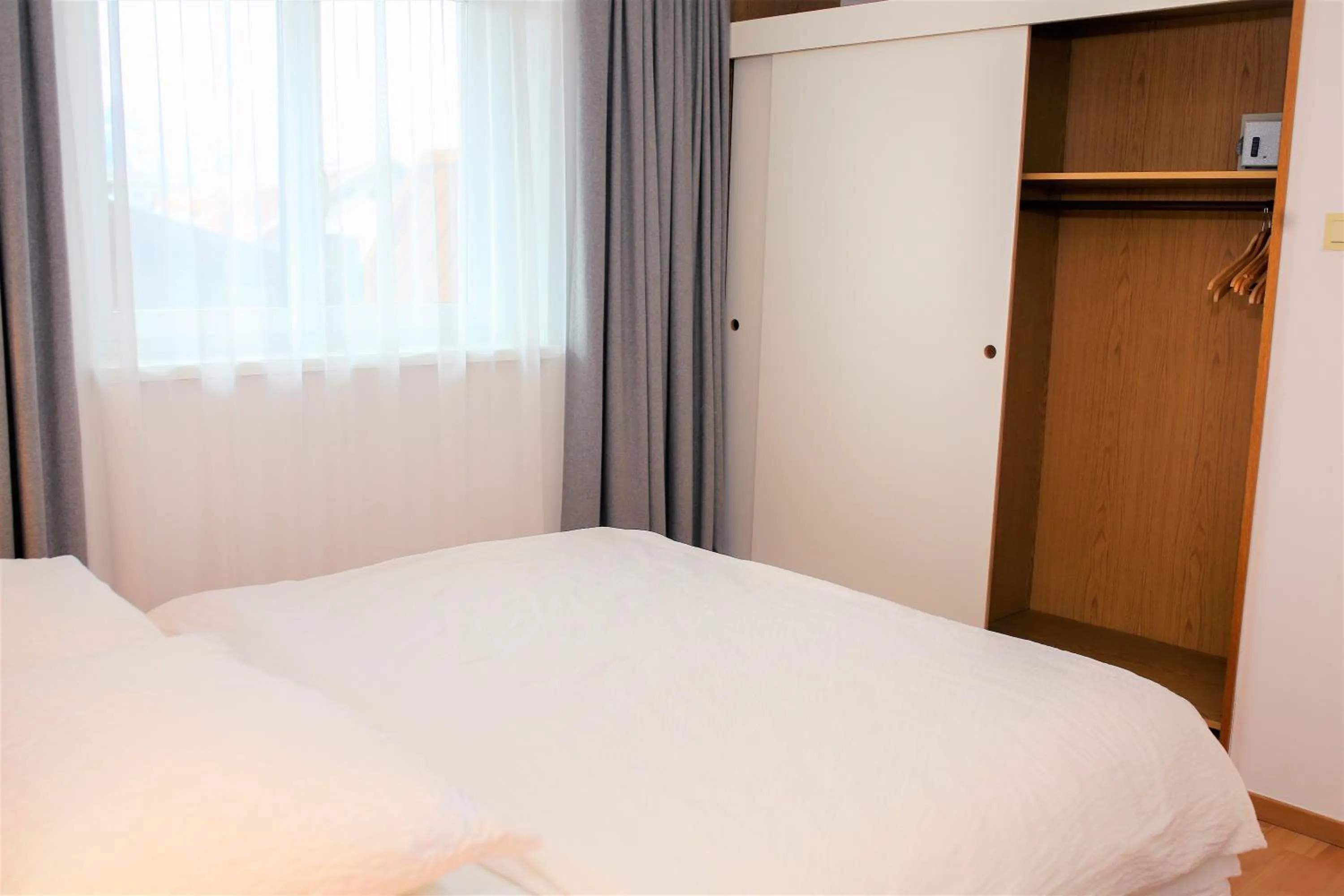 Bedroom, Bed in Hotel Sonnenhof - bed & breakfast & appartements