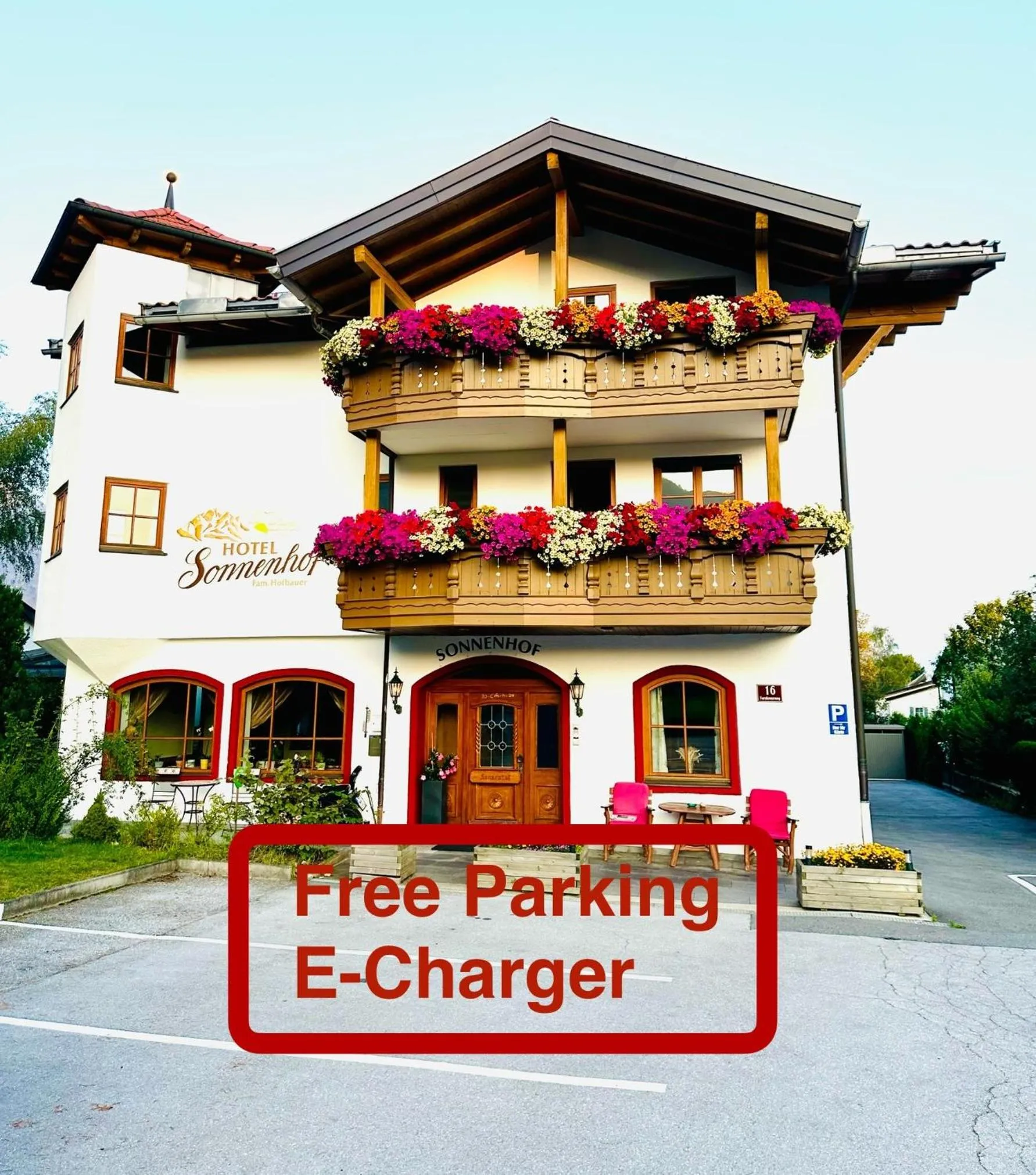 Property building in Hotel Sonnenhof - bed & breakfast & appartements