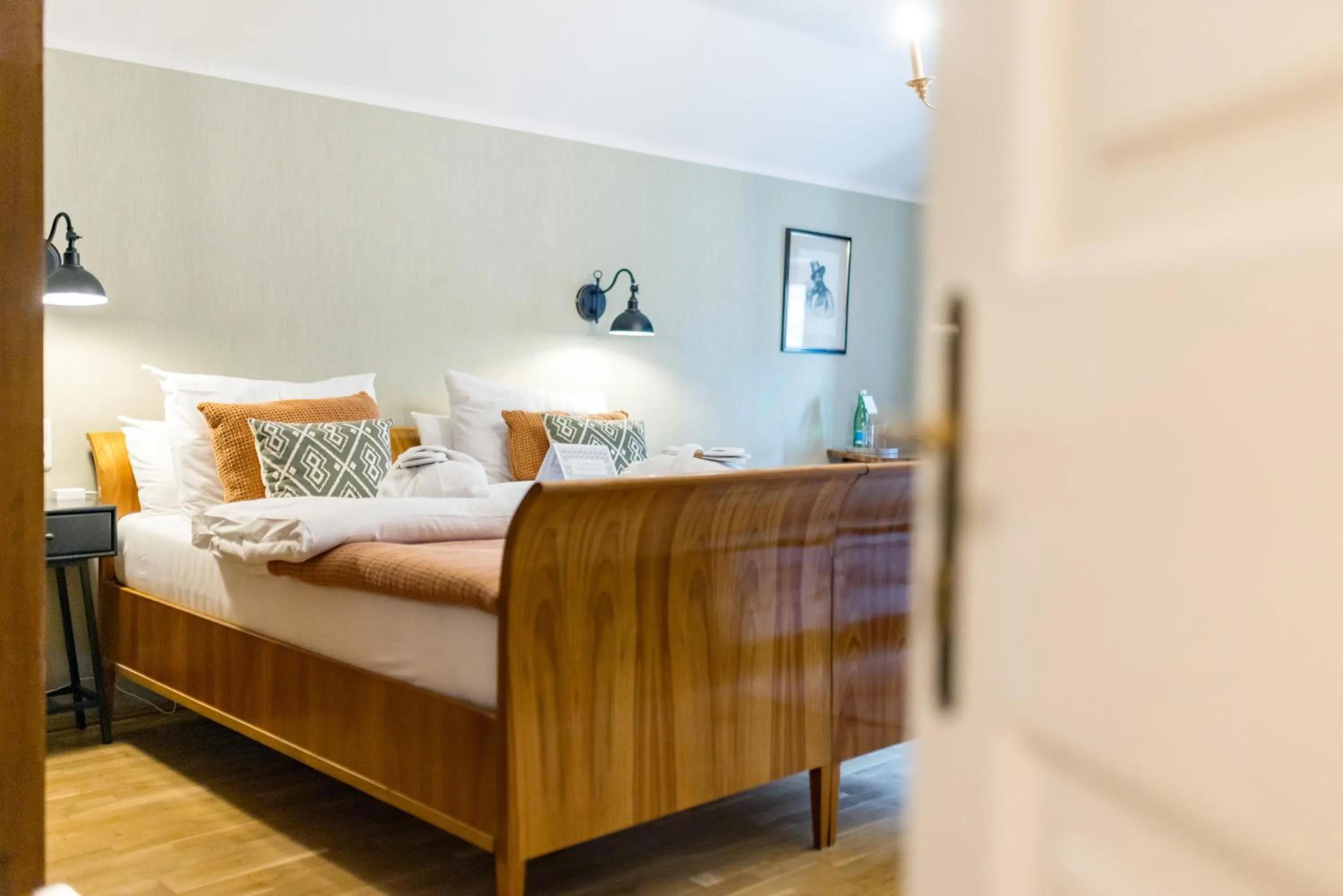 Bed in Der Schlosswirt zu Anif - Biedermeierhotel und Restaurant