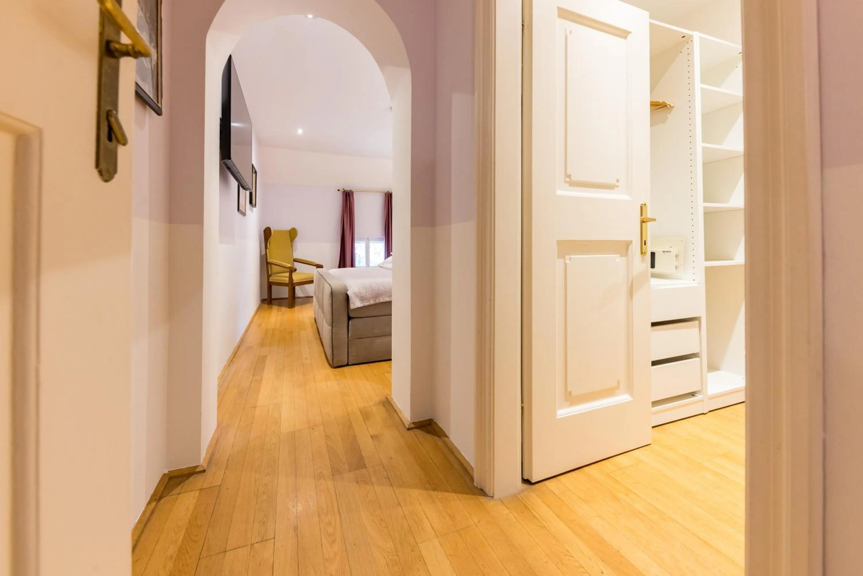 Bed in Der Schlosswirt zu Anif - Biedermeierhotel und Restaurant