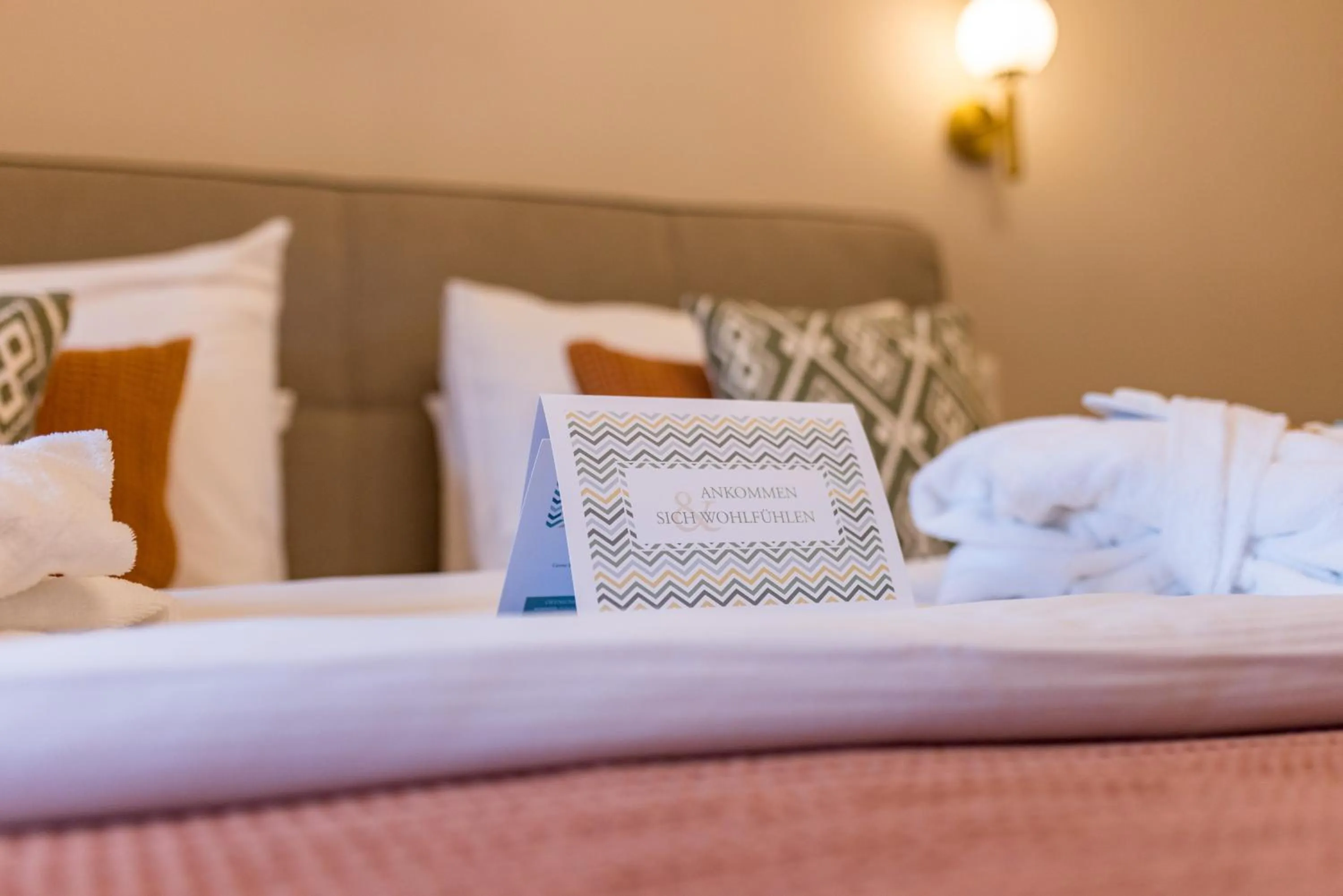 Bed in Der Schlosswirt zu Anif - Biedermeierhotel und Restaurant