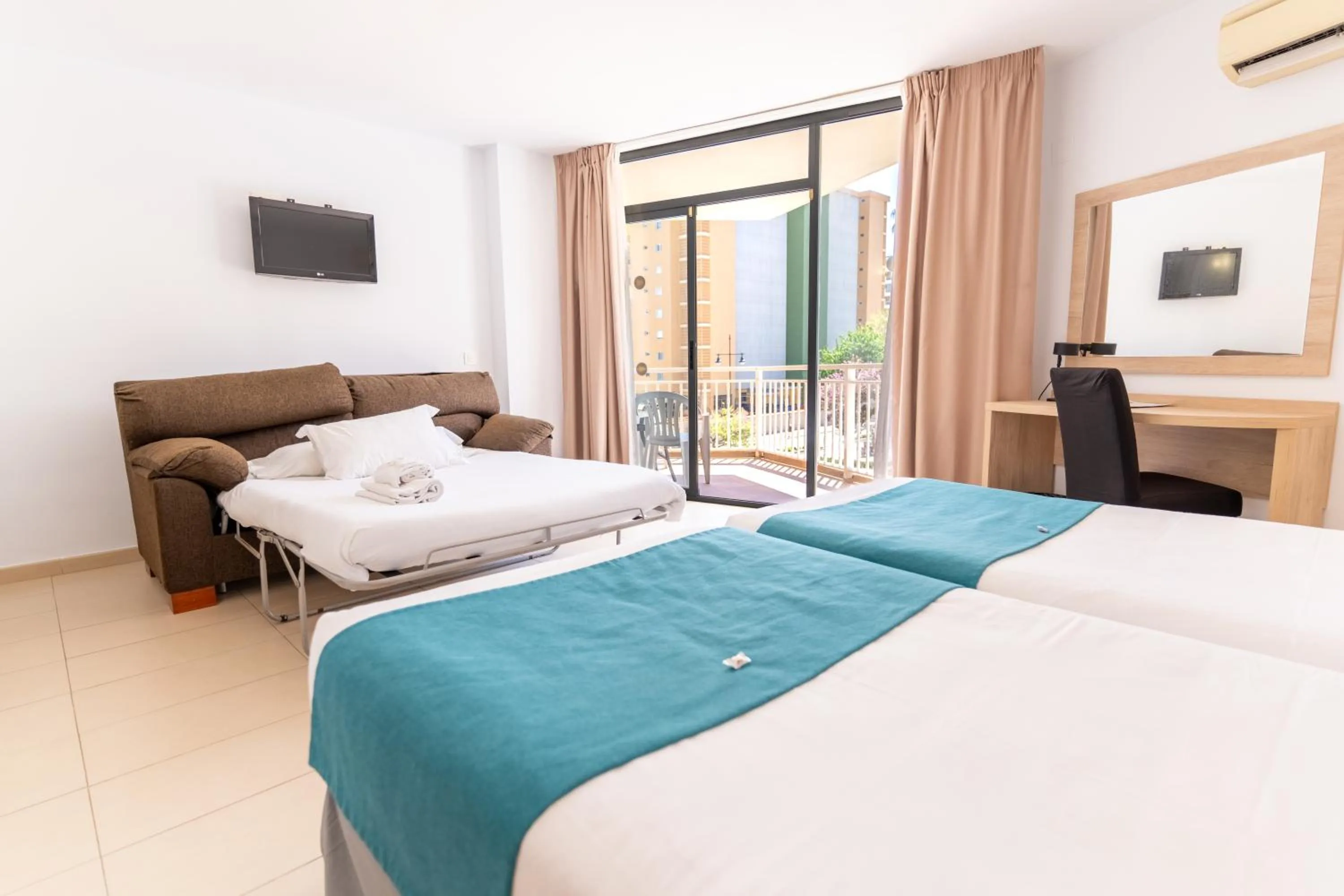 Bed in Hotel Mainare Playa