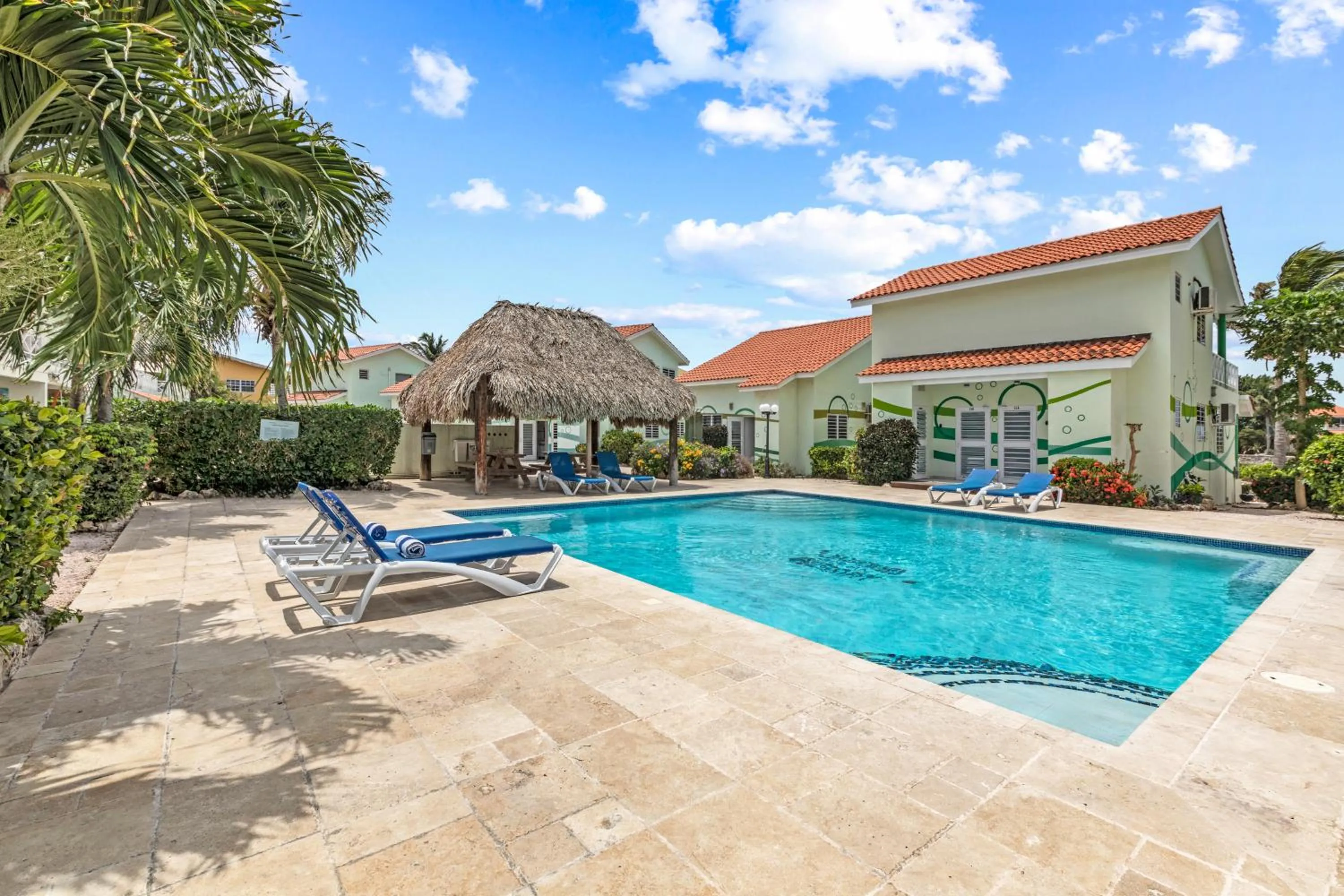 Swimming pool in Lagoon Ocean Resort