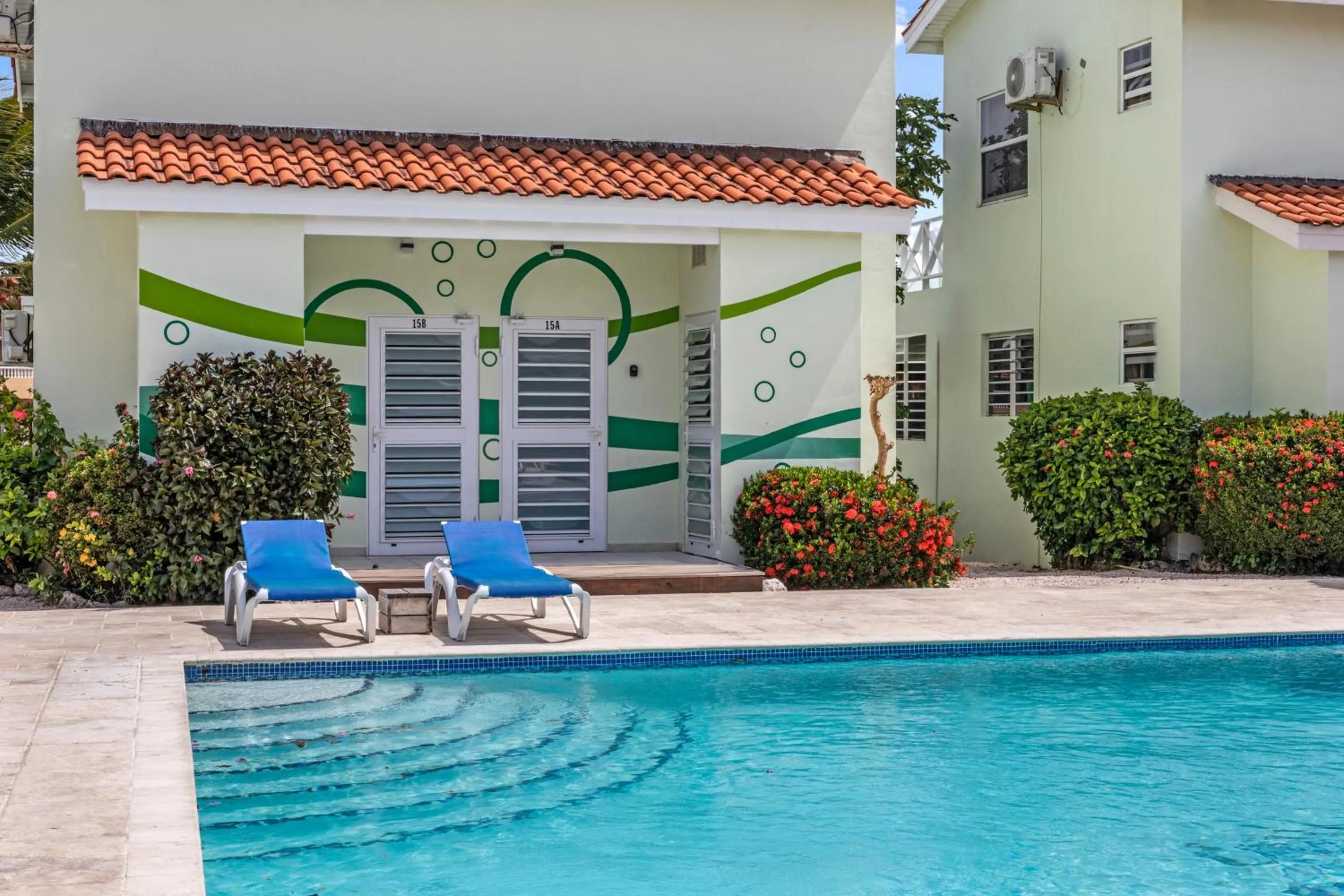 Swimming pool in Lagoon Ocean Resort