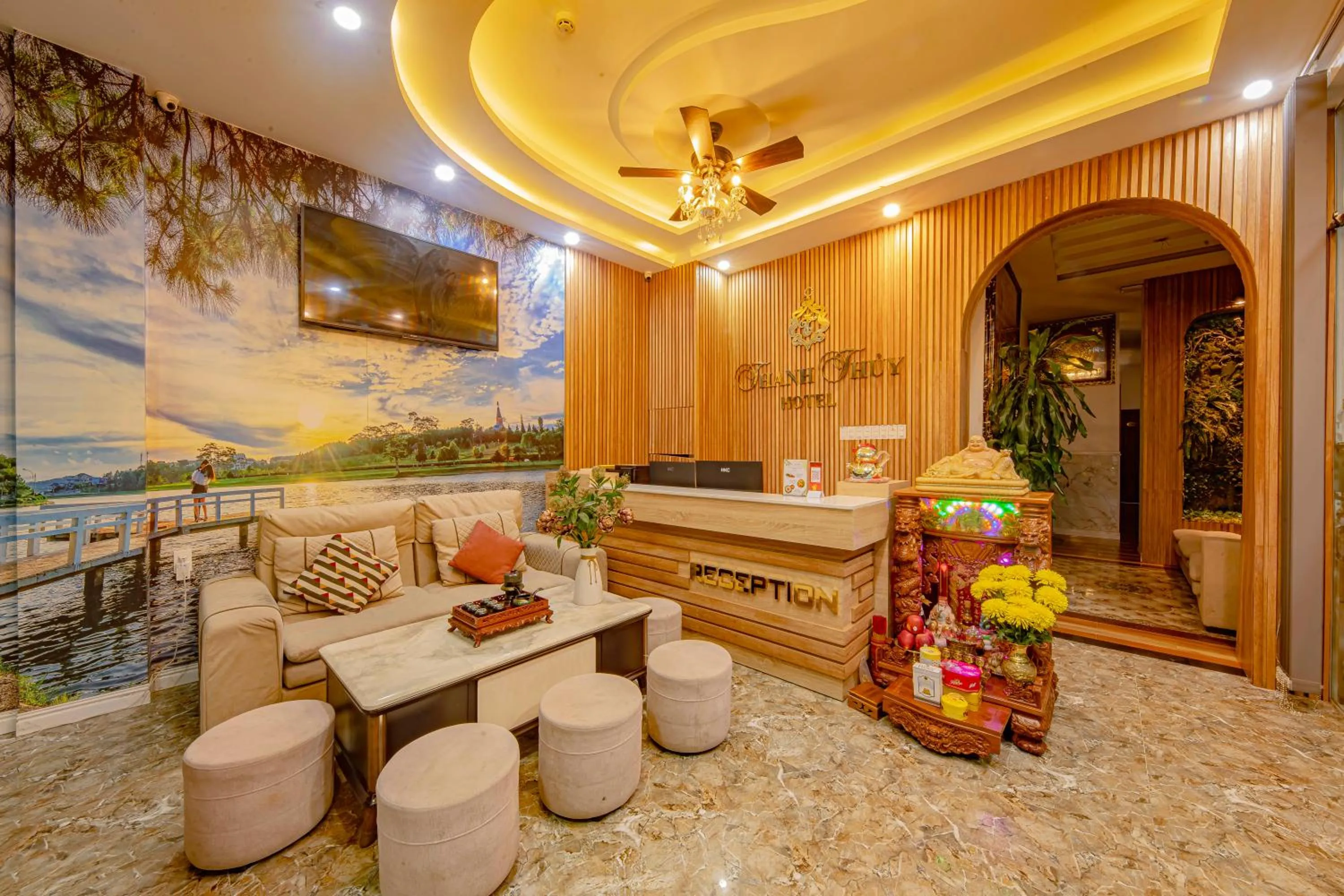 Communal lounge/ TV room in Thanh Thuy Hotel