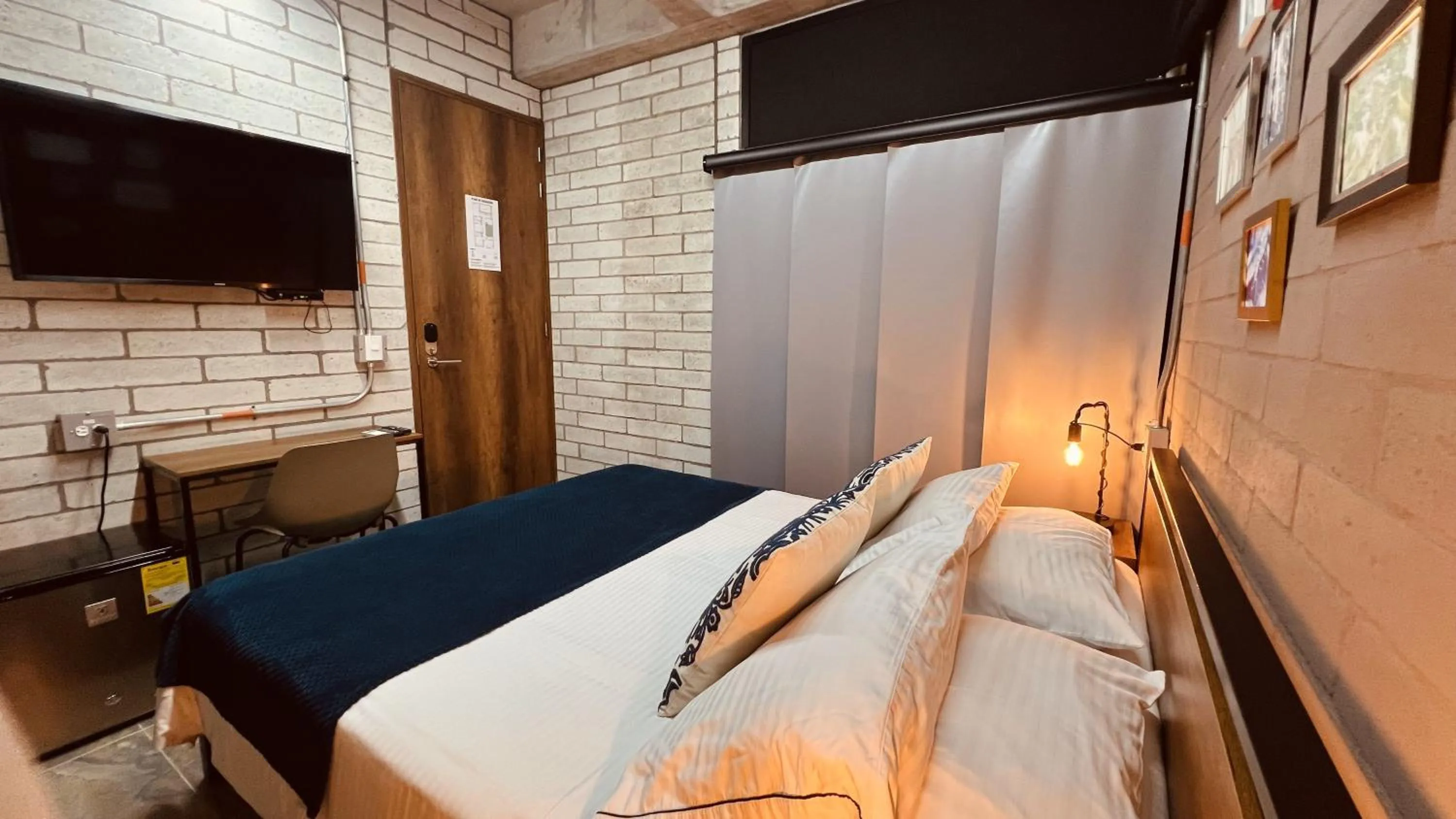 Bed in Manila Hotel Boutique