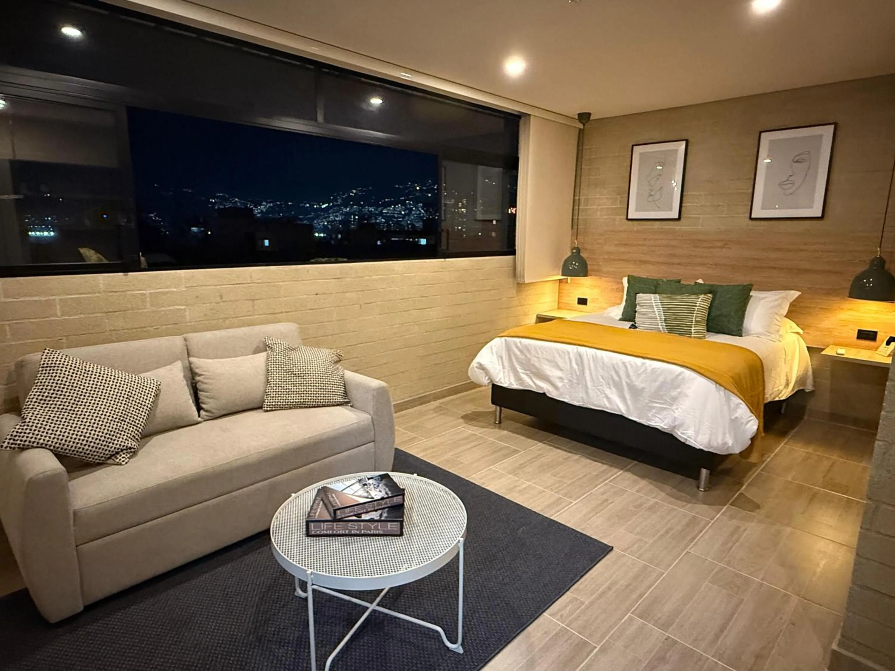 Bed in Manila Hotel Boutique