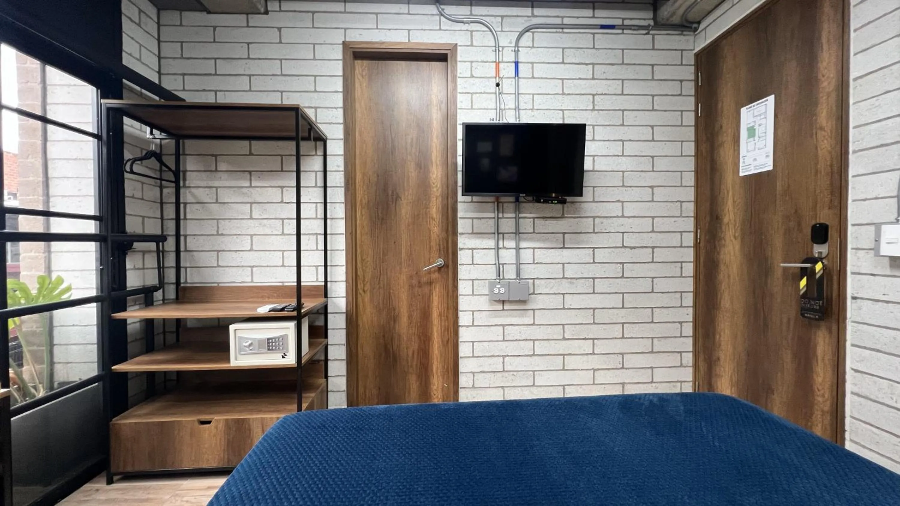 TV and multimedia, Bed in Manila Hotel Boutique