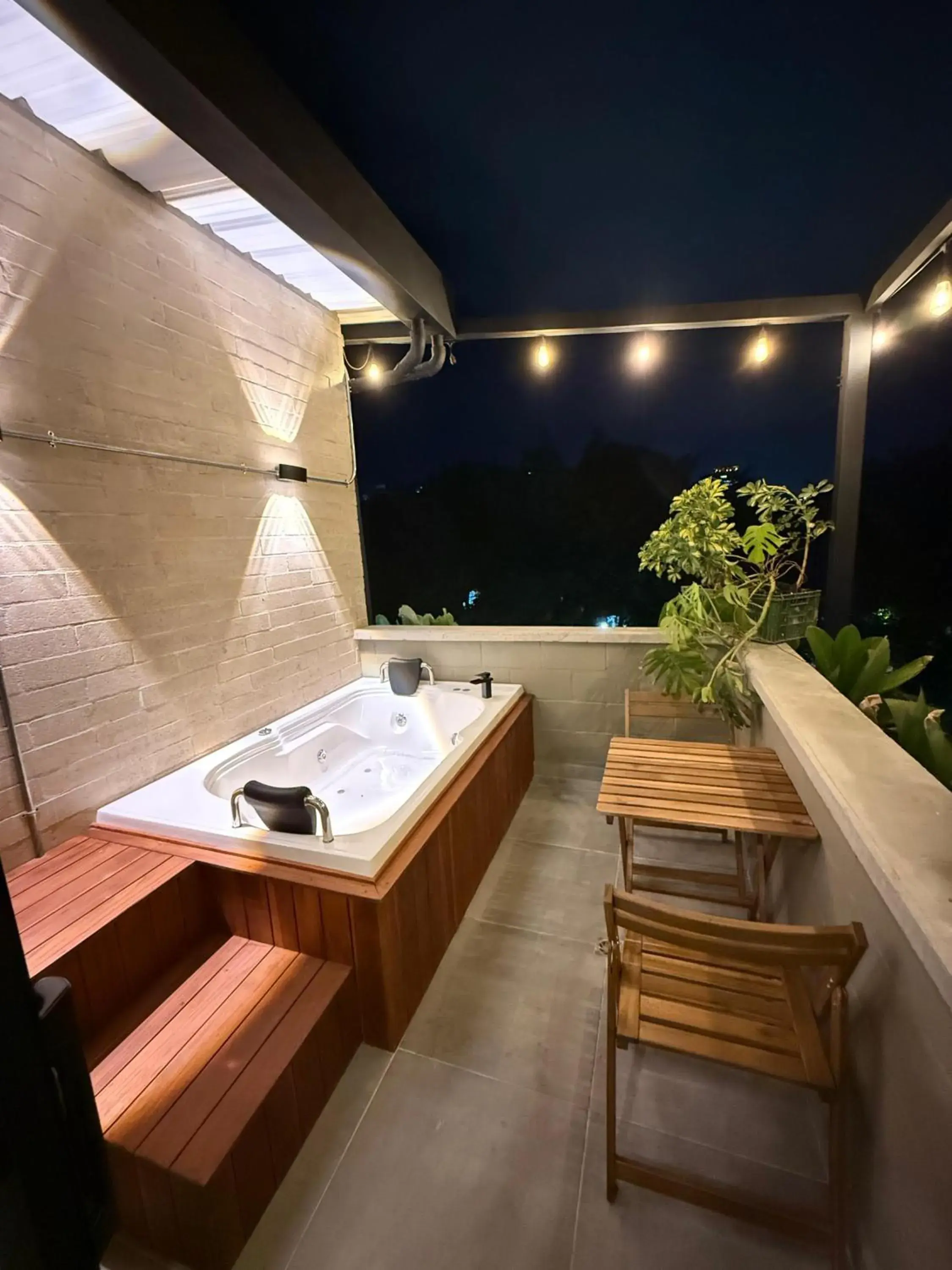 Queen Room with Spa Bath in Manila Hotel Boutique Queen Room with Spa Bath in Manila Hotel Boutique