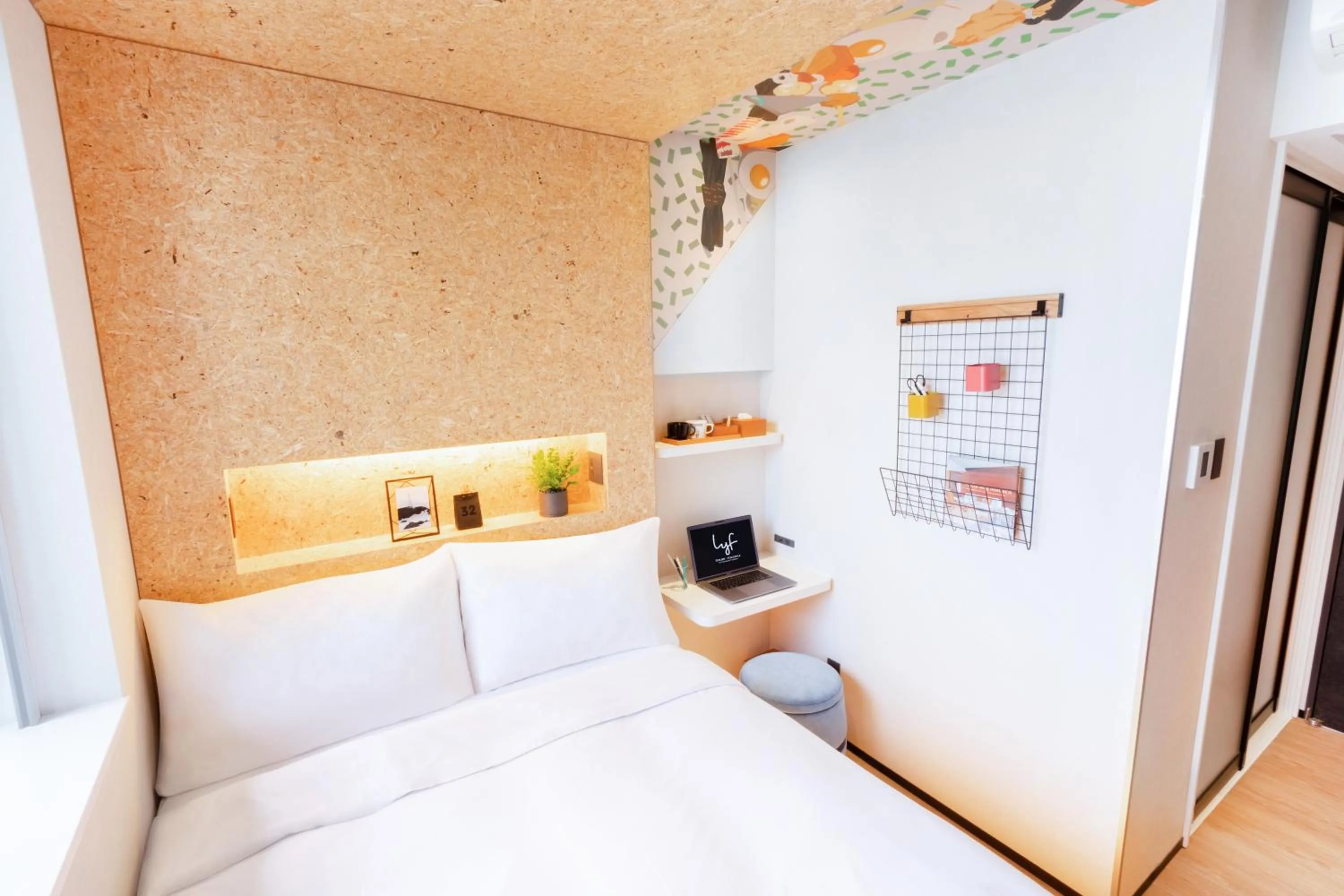 Bed in lyf Tenjin Fukuoka