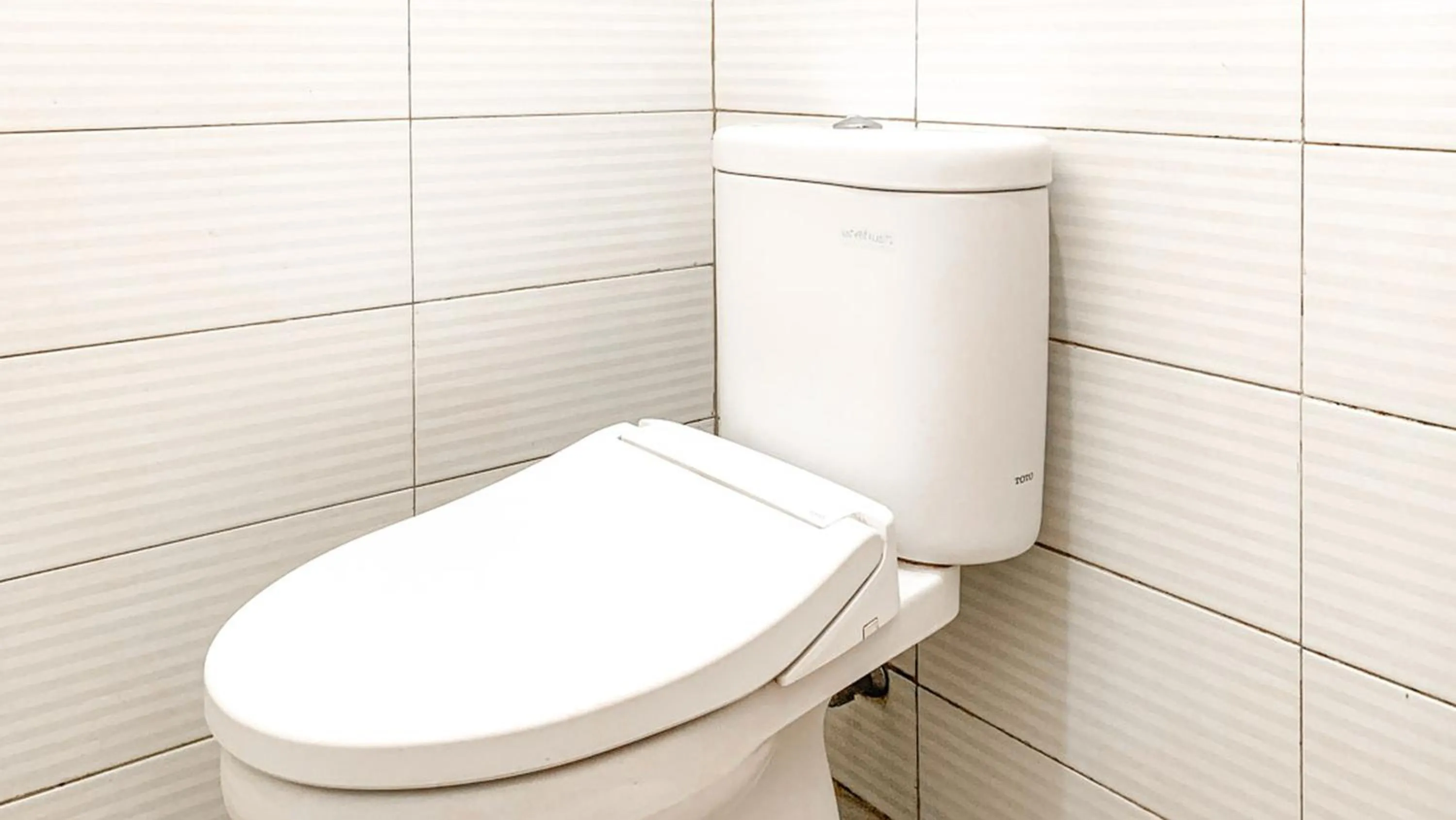 Bathroom in Griya Rasuna Jakarta Mitra RedDoorz