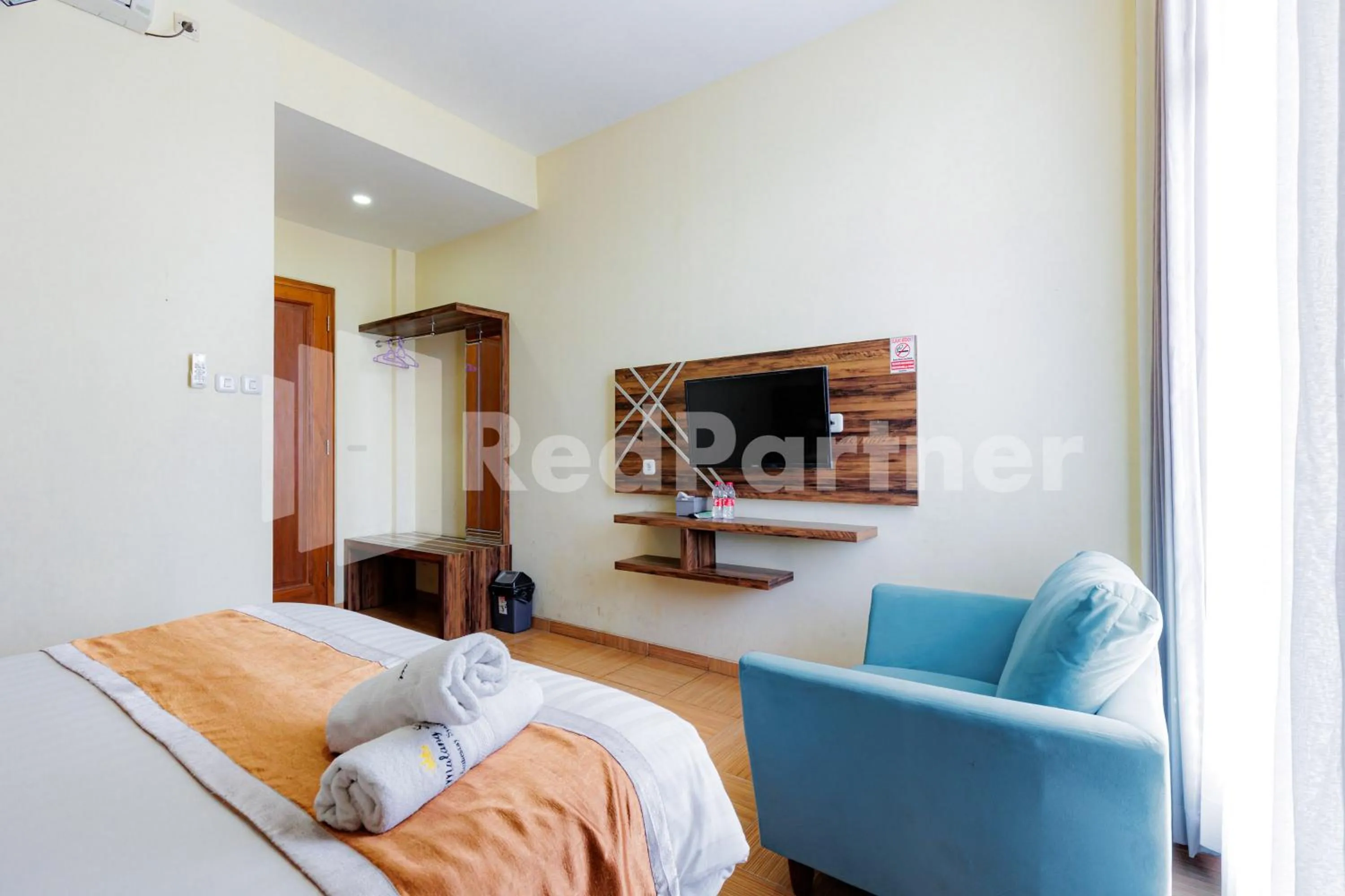 Bedroom, Bed in De Malang Sweet Homestay Syariah Mitra RedDoorz