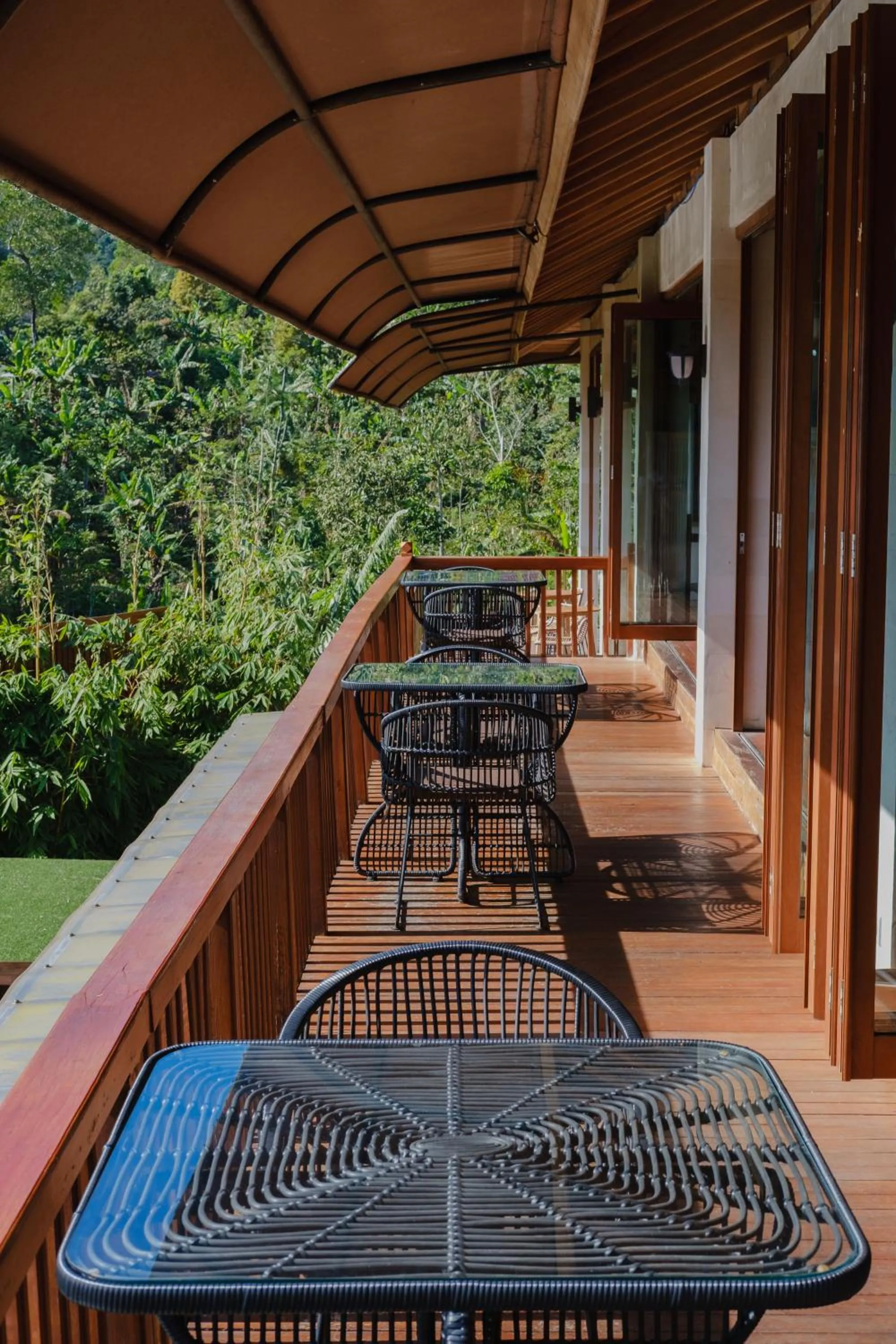 Giriwood Hotel & Villa