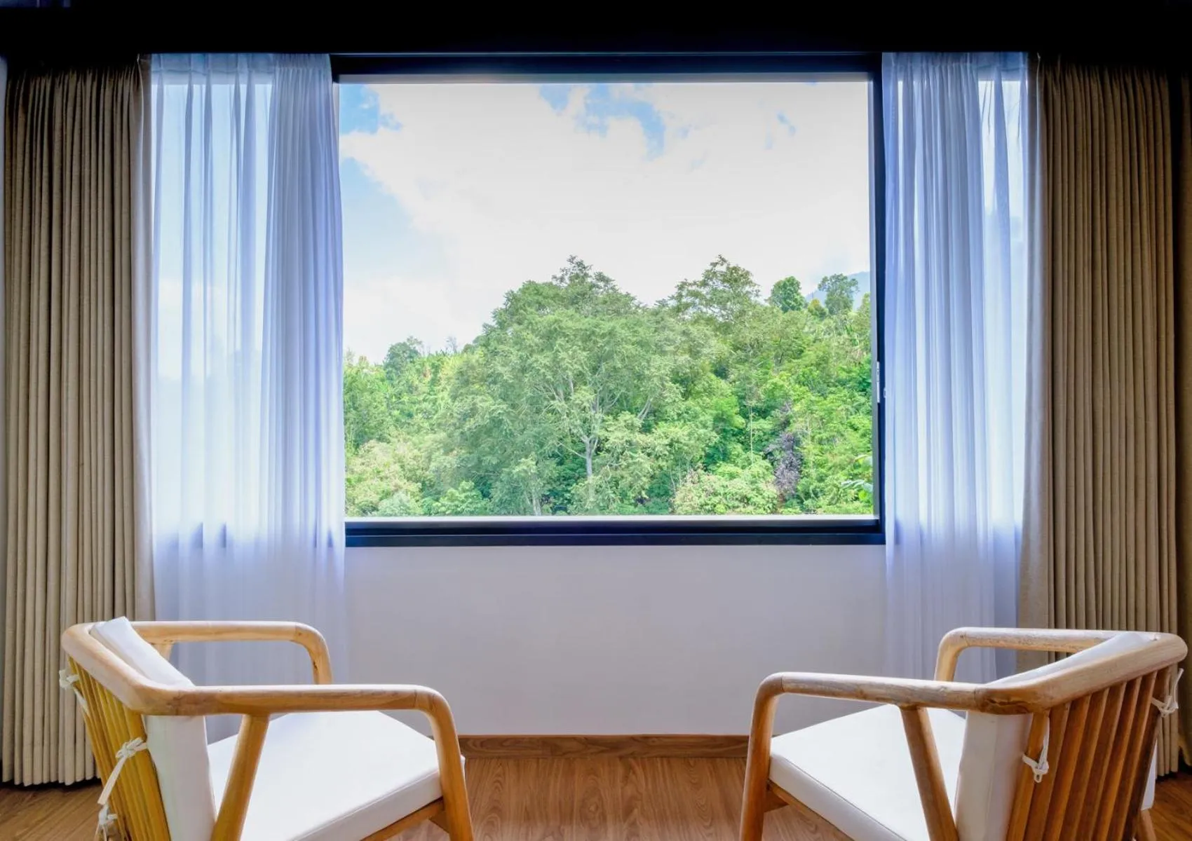 Seating area in Giriwood Hotel & Villa