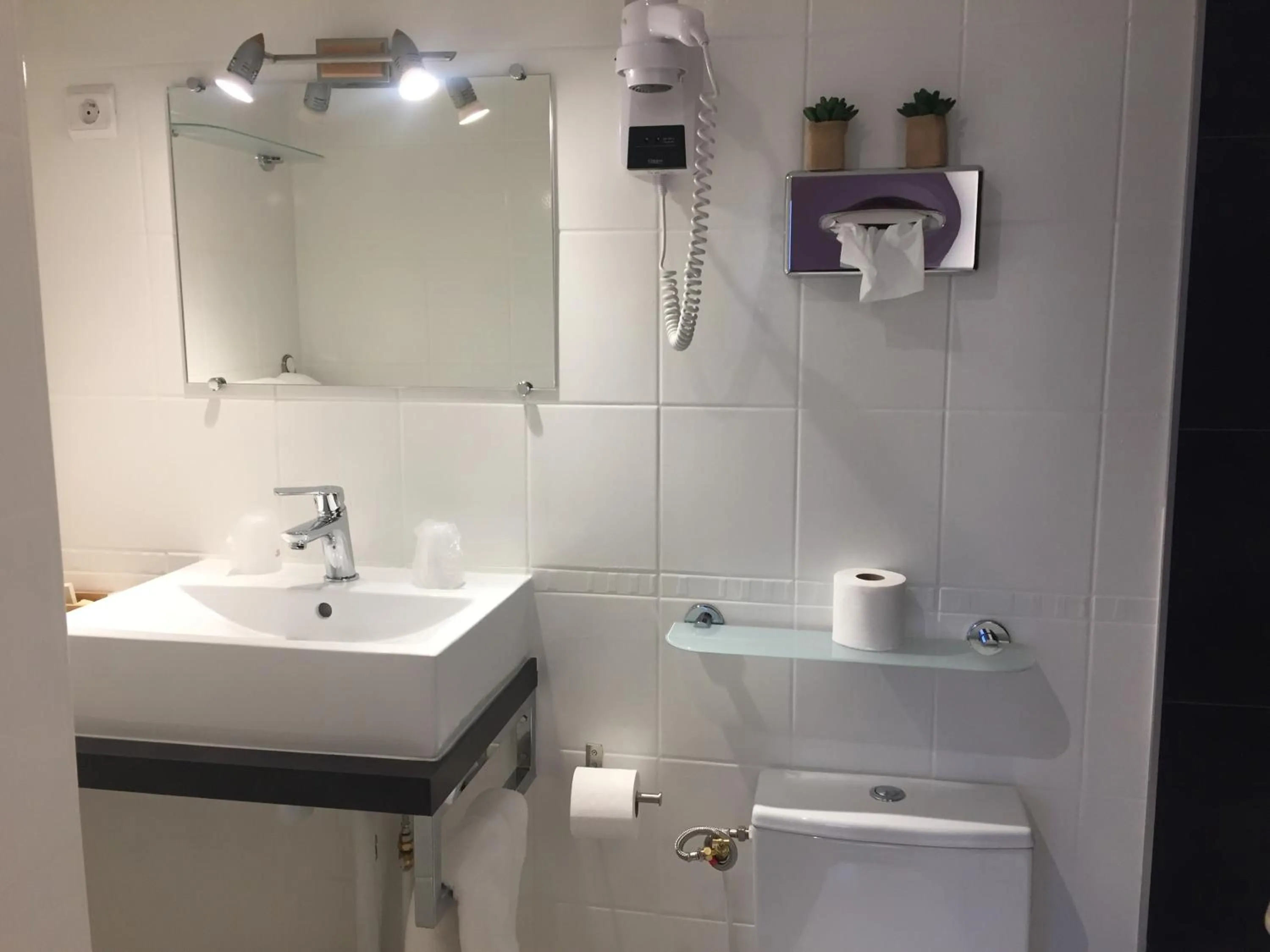 Bathroom in Hotel de L'Oise