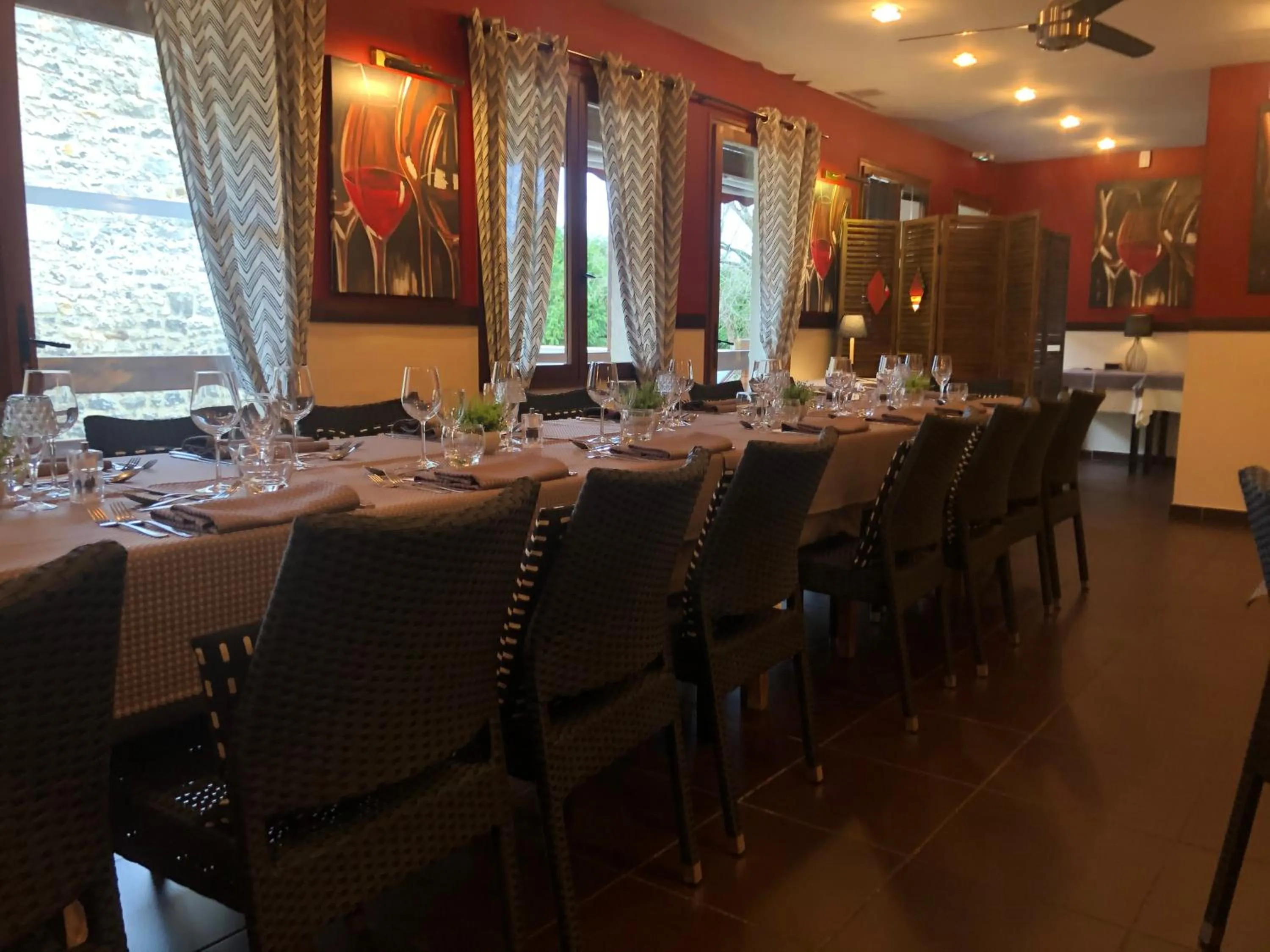 Restaurant/places to eat in Hotel de L'Oise