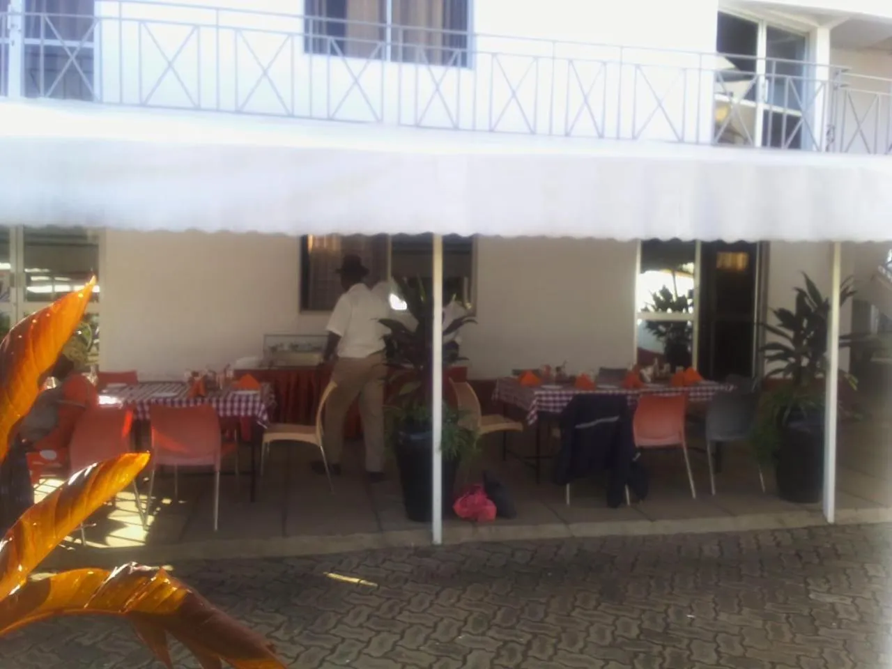 Restaurant/places to eat in Melvic Hotel