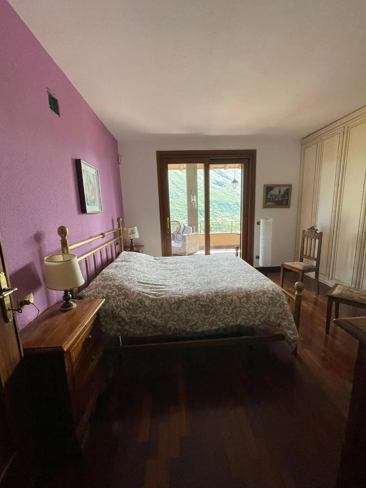 Double Room with Lake View in B&B Gli Ulivi Double Room with Lake View in B&B Gli Ulivi