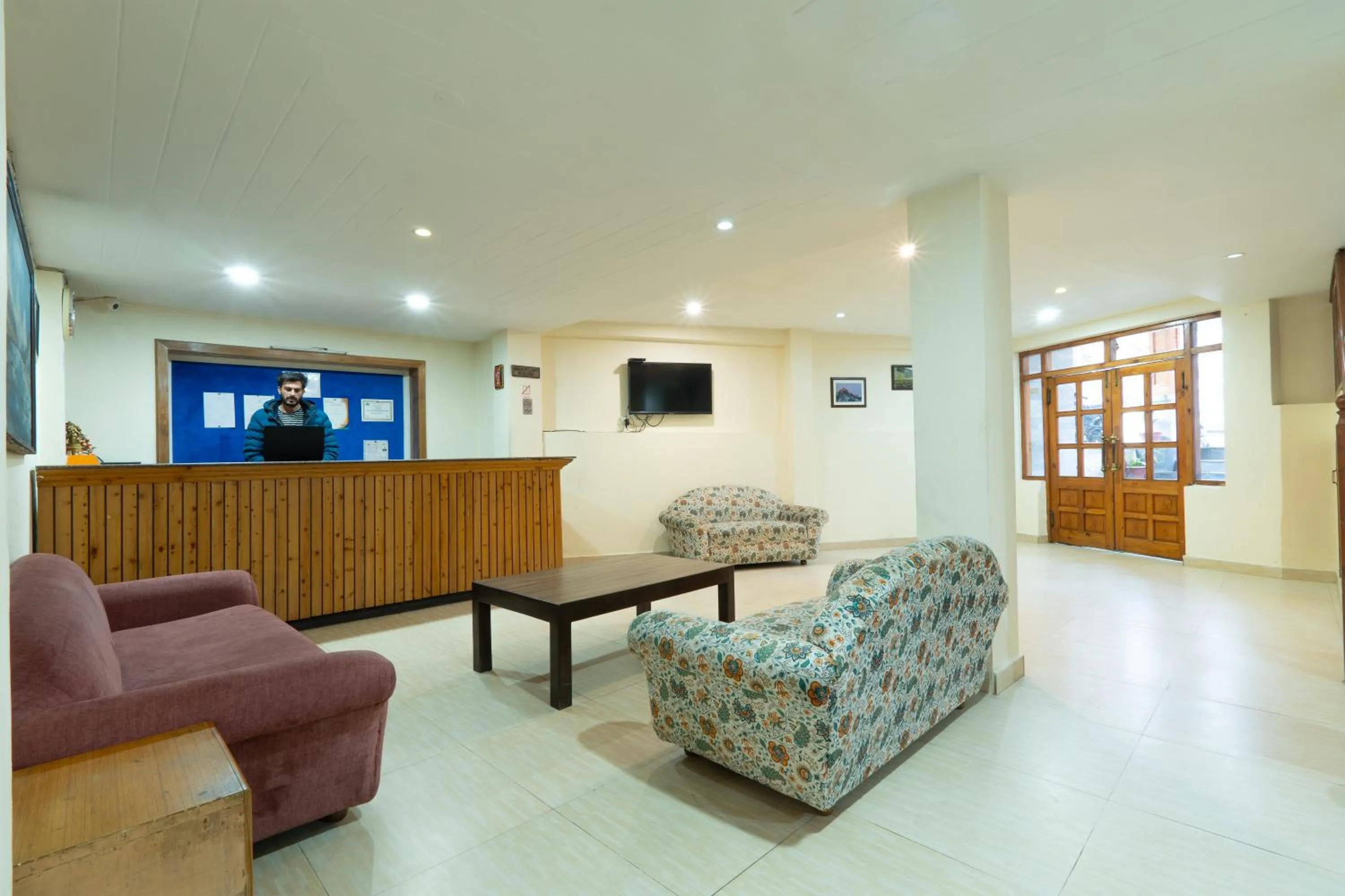 Lobby or reception in Hotel Rising Star With Garden With Private Parking Near To Mall Road