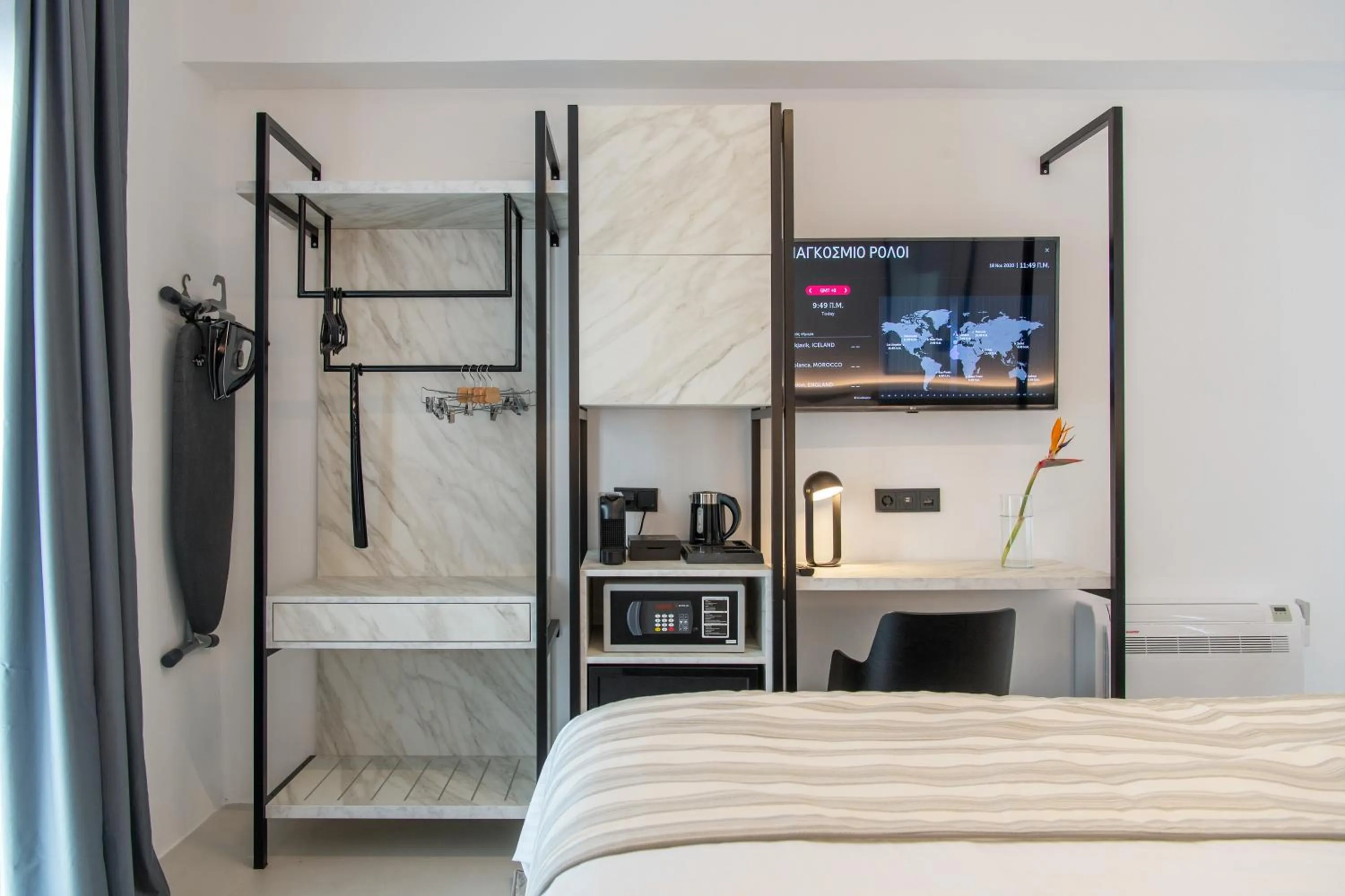 Central Boutique Hotel by naoussa hills adults only