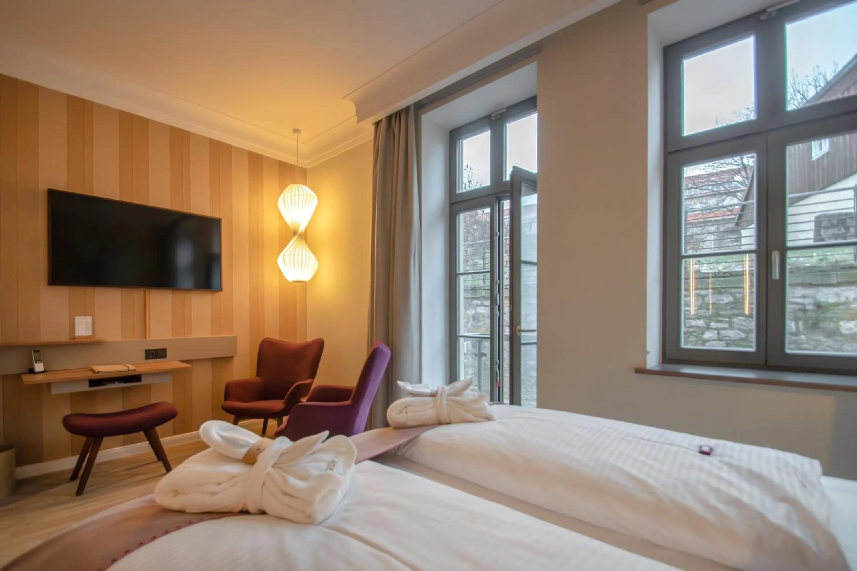 Seating area, Bed in DAS KEHRS - Hotel auf dem Petersberg