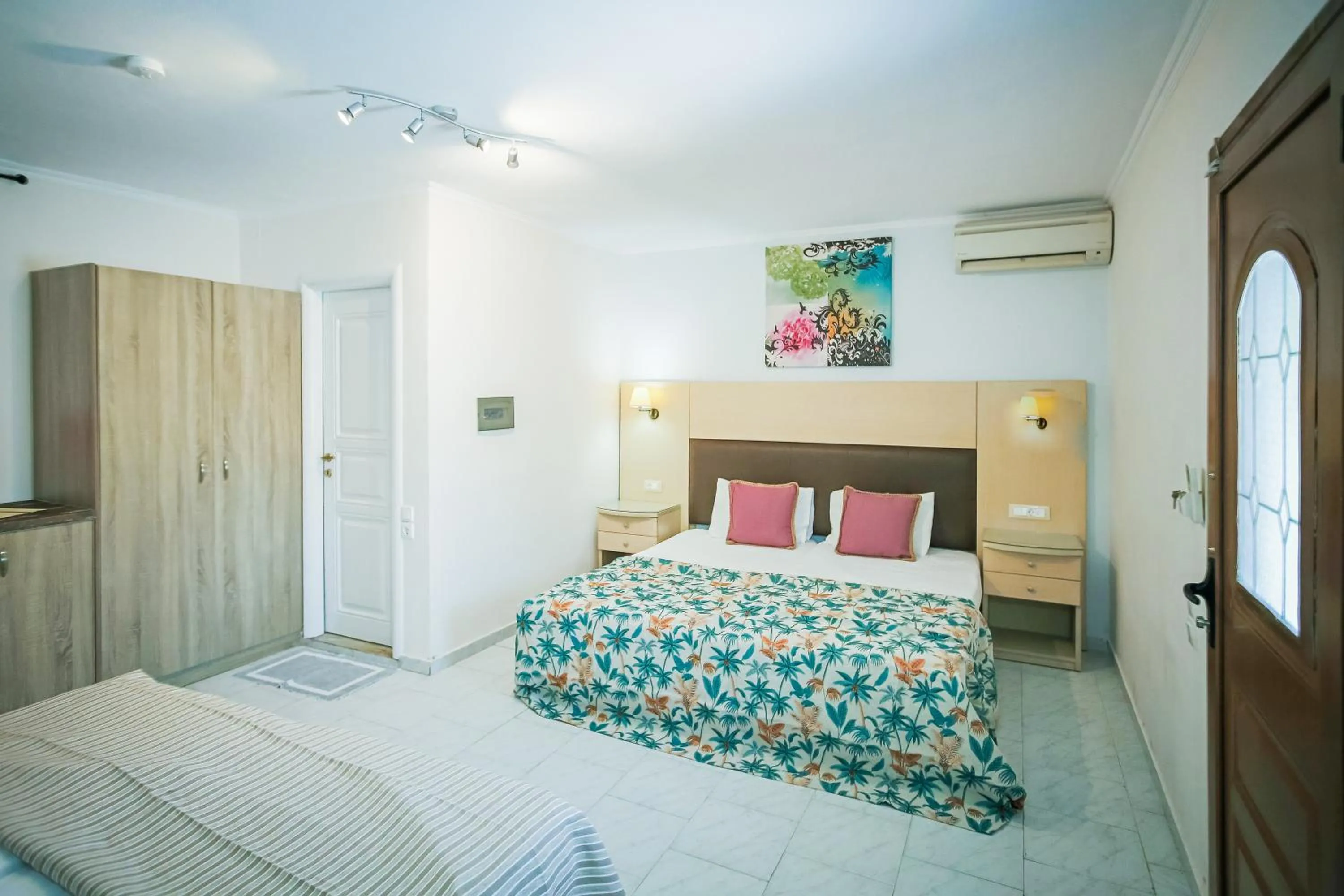 Photo of the whole room, Bed in Rose Club Apartments