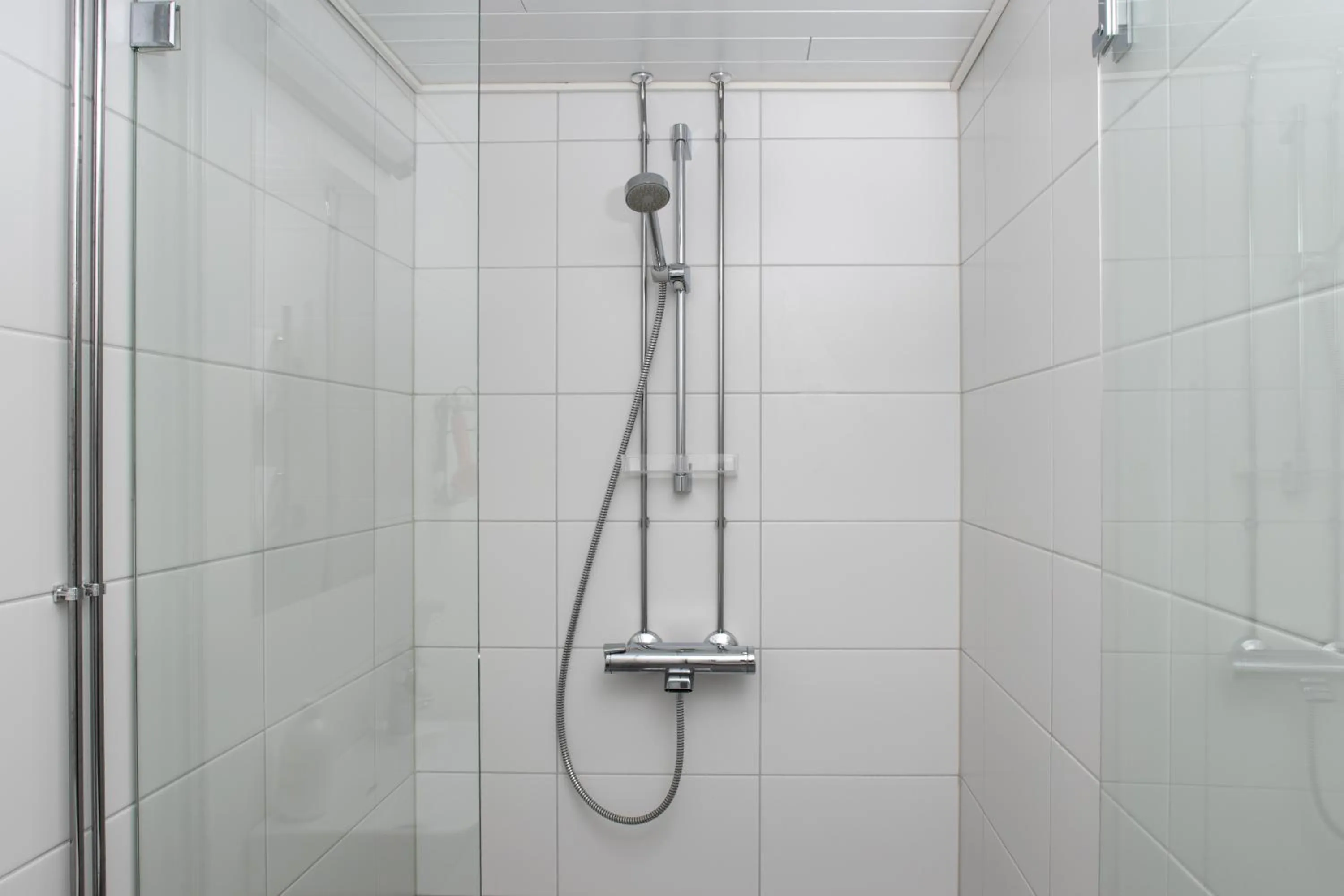 Shower in Omena Hotel Pori