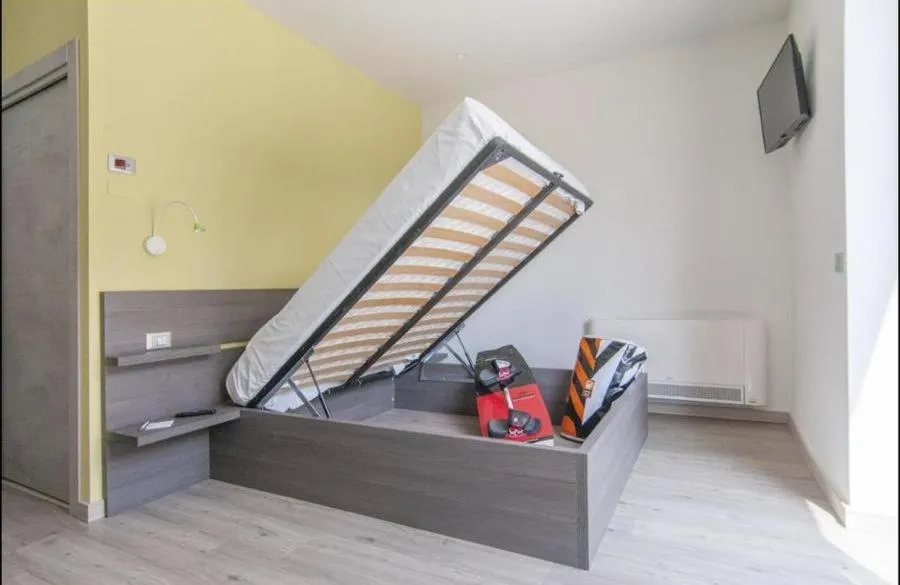 Antica Campione Rooms & Hostel