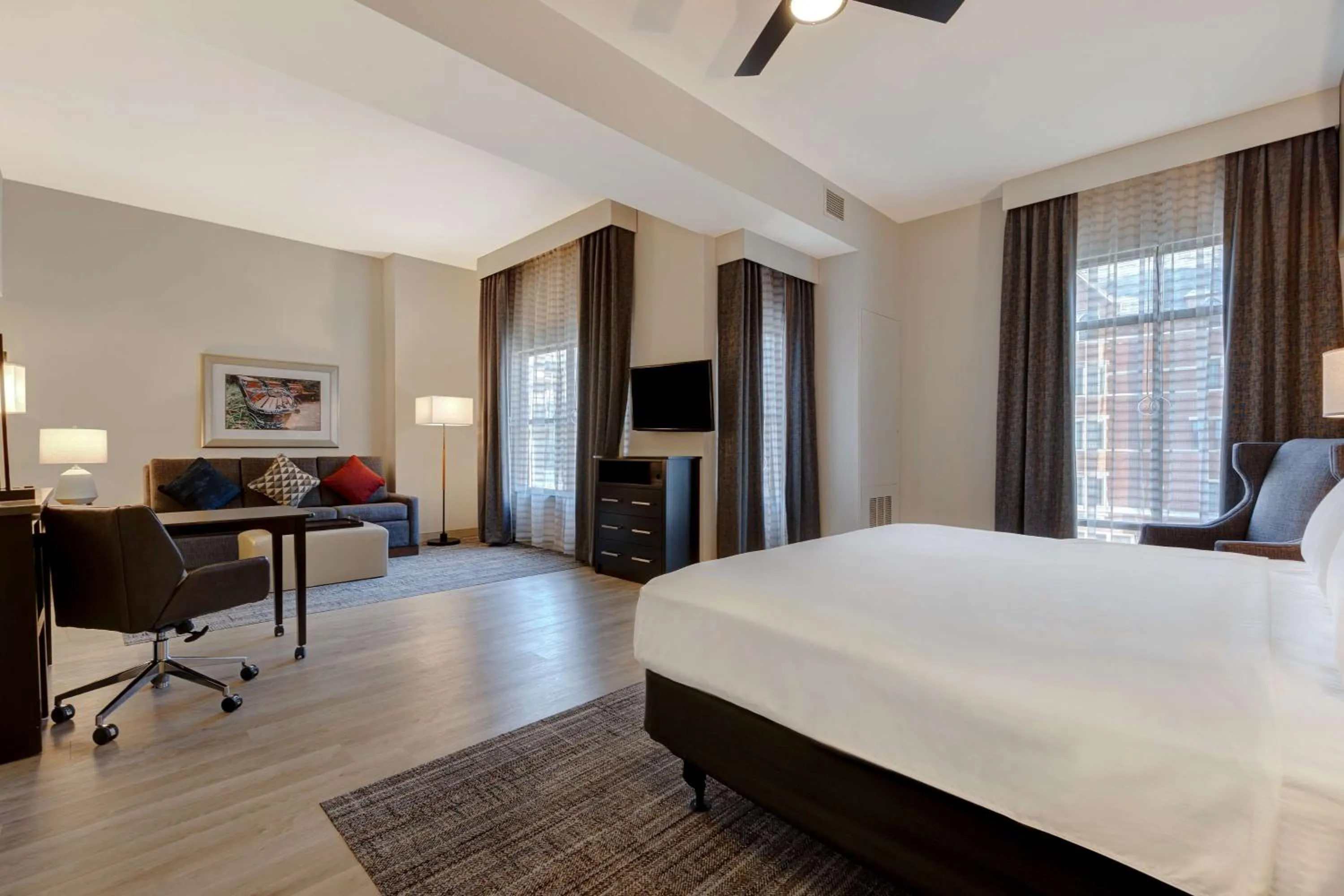 Living room, Bed in Homewood Suites Nashville Vanderbilt