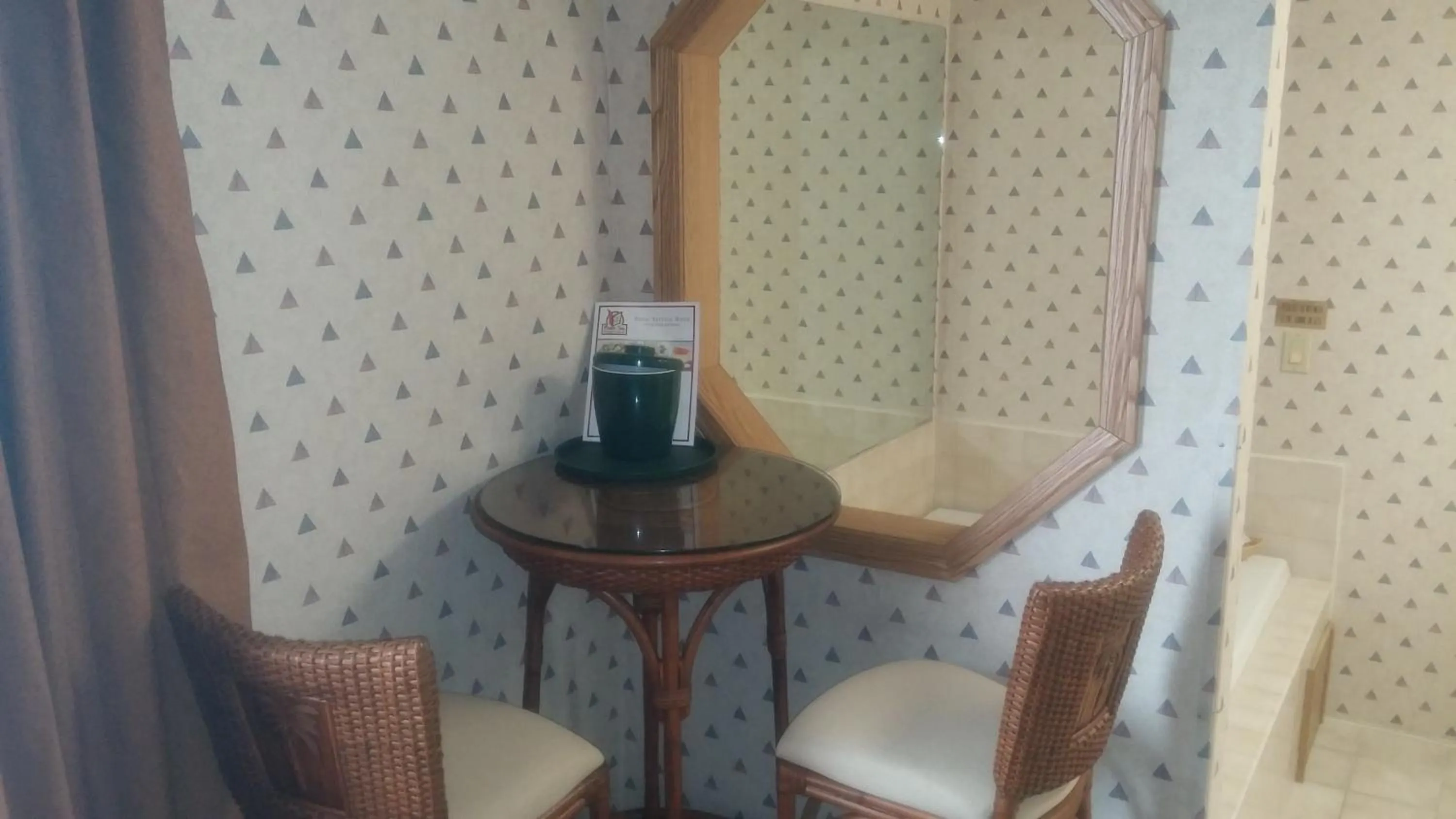 Seating area in Sunrise Inn