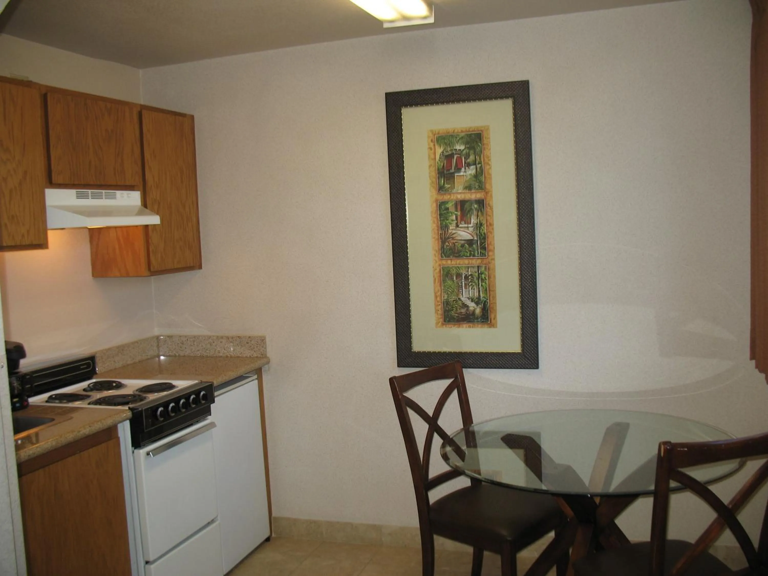 Kitchen or kitchenette in Sunrise Inn
